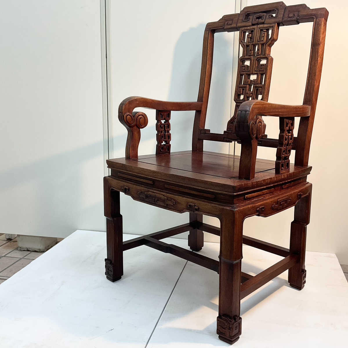 Yahoo!オークション - 【伝統高級家具】唐木 花梨無垢材 椅子 イス 中