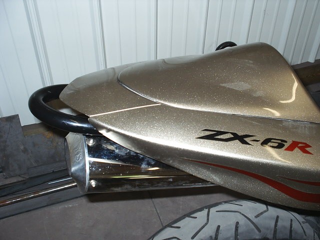 SICK製 - バイクを直立したり、ウィリーの足掛けに-12Bar｜AxxL