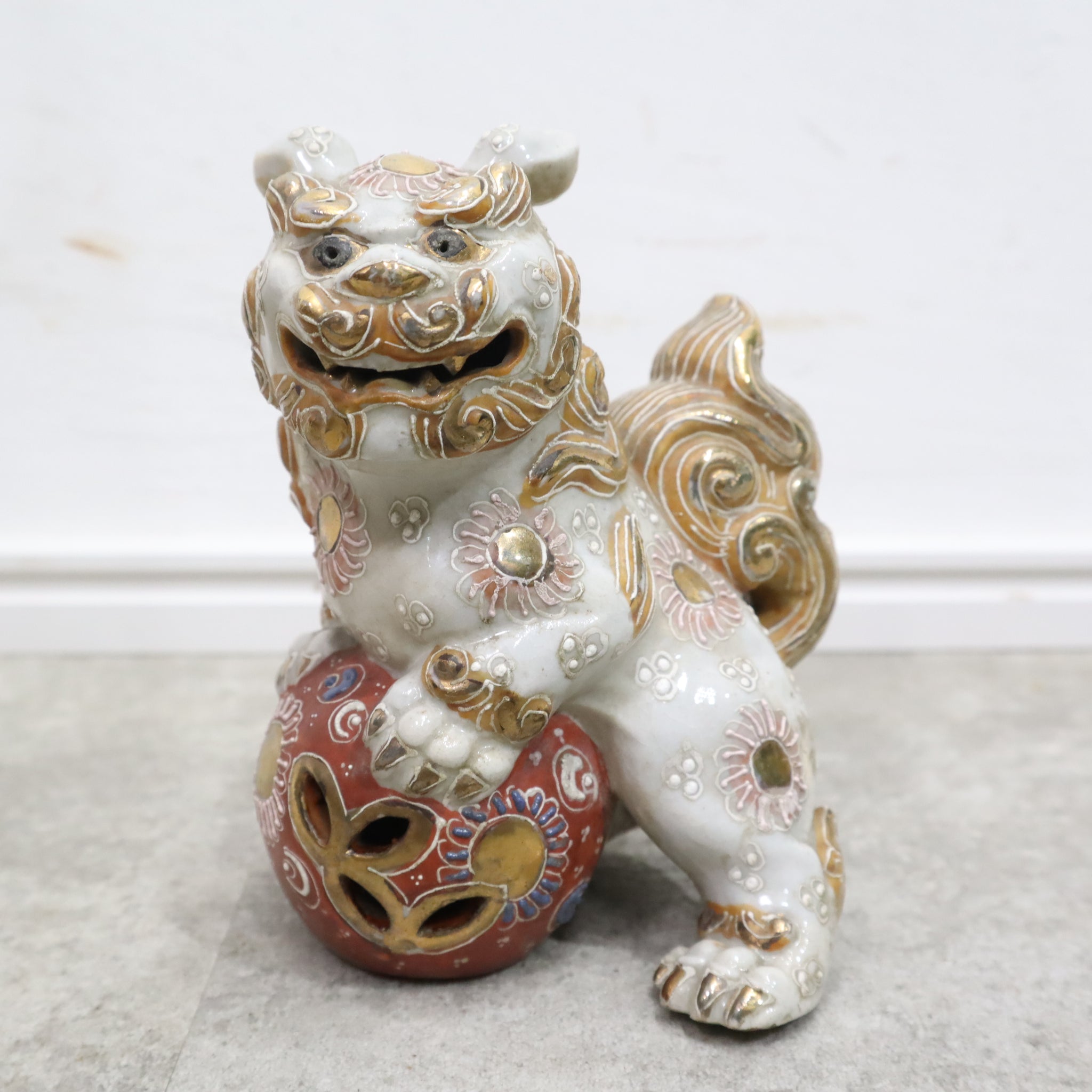 九谷焼 注文 白獅子 縁起物 置物 大型 九谷焼 白獅子 縁起物 置物 魔