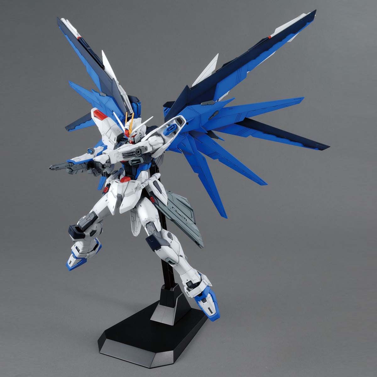 MG ガンダムベース限定 フリーダムガンダム Ver.2.0 [クリアカラー] MG