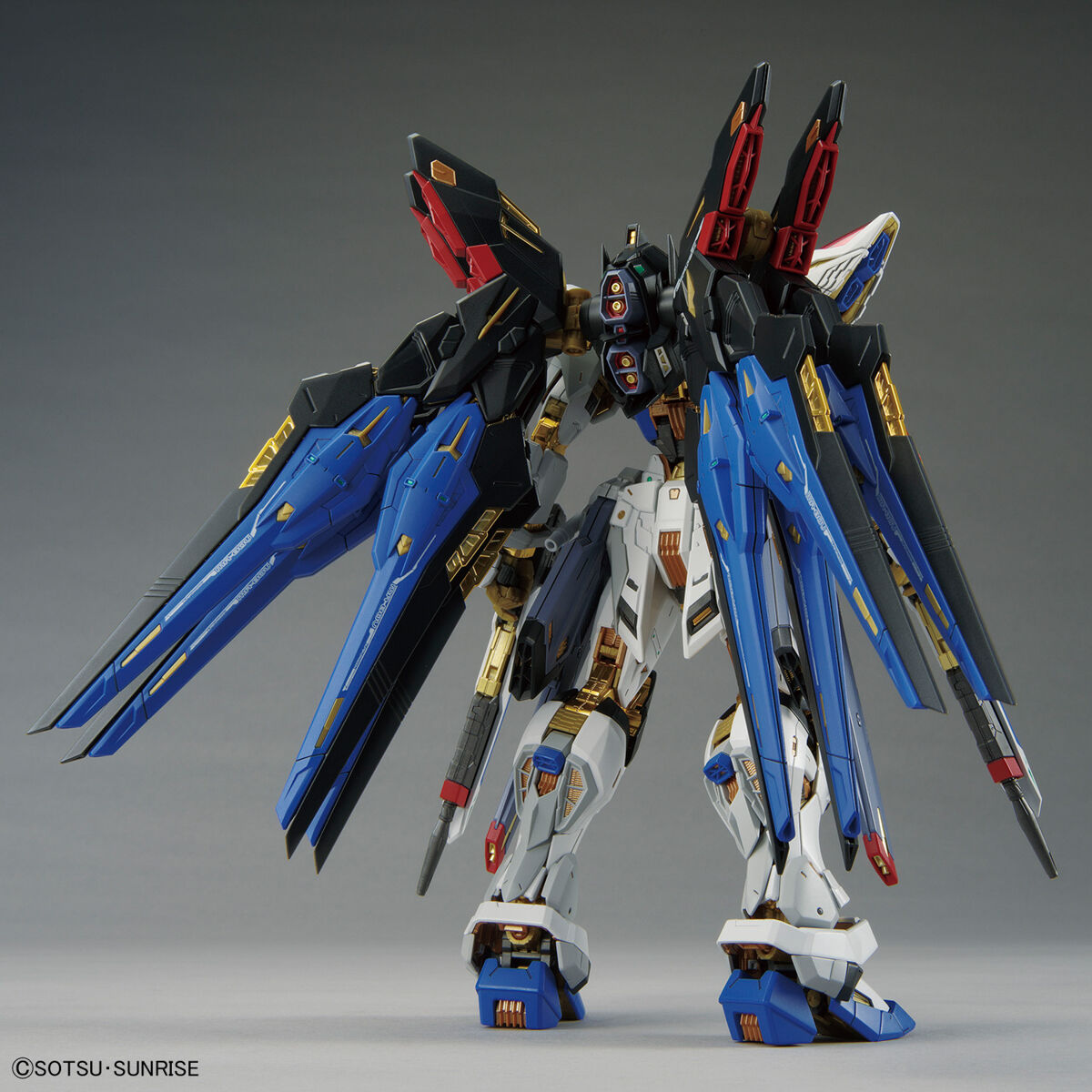 ガンプラ完成品MGEXストライクフリーダムガンダム 外箱あり LED発光
