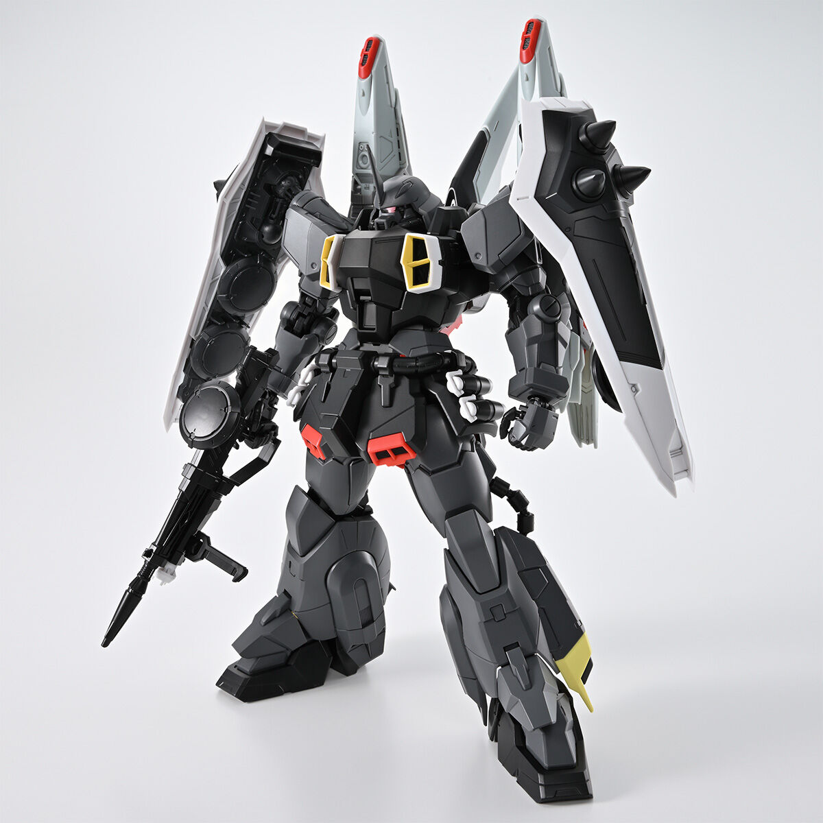 プレミアムバンダイ限定 MG 1/100 ブレイズザクファントム/ブレイズ