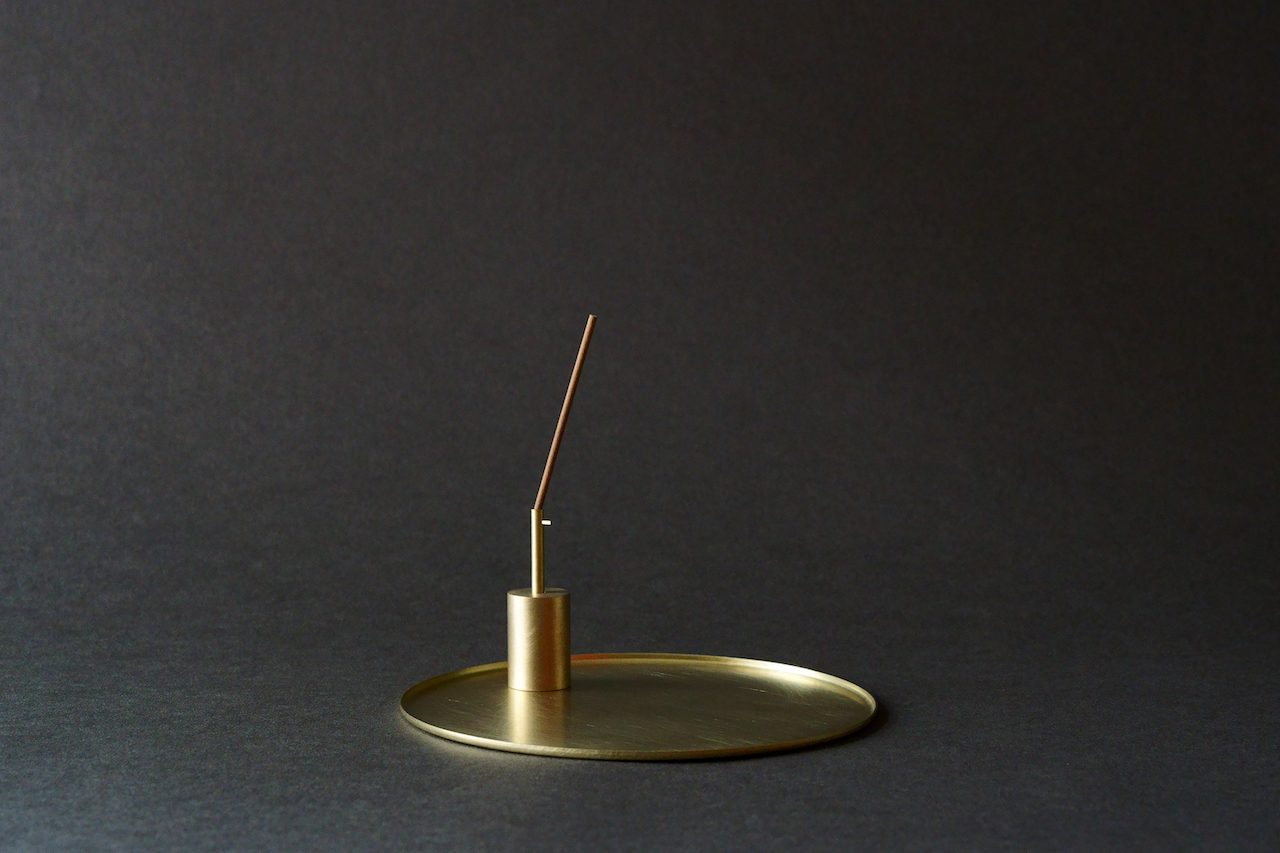 インセンスホルダー No.3】 - 線香の美しさを眺める、真鍮のお香立て