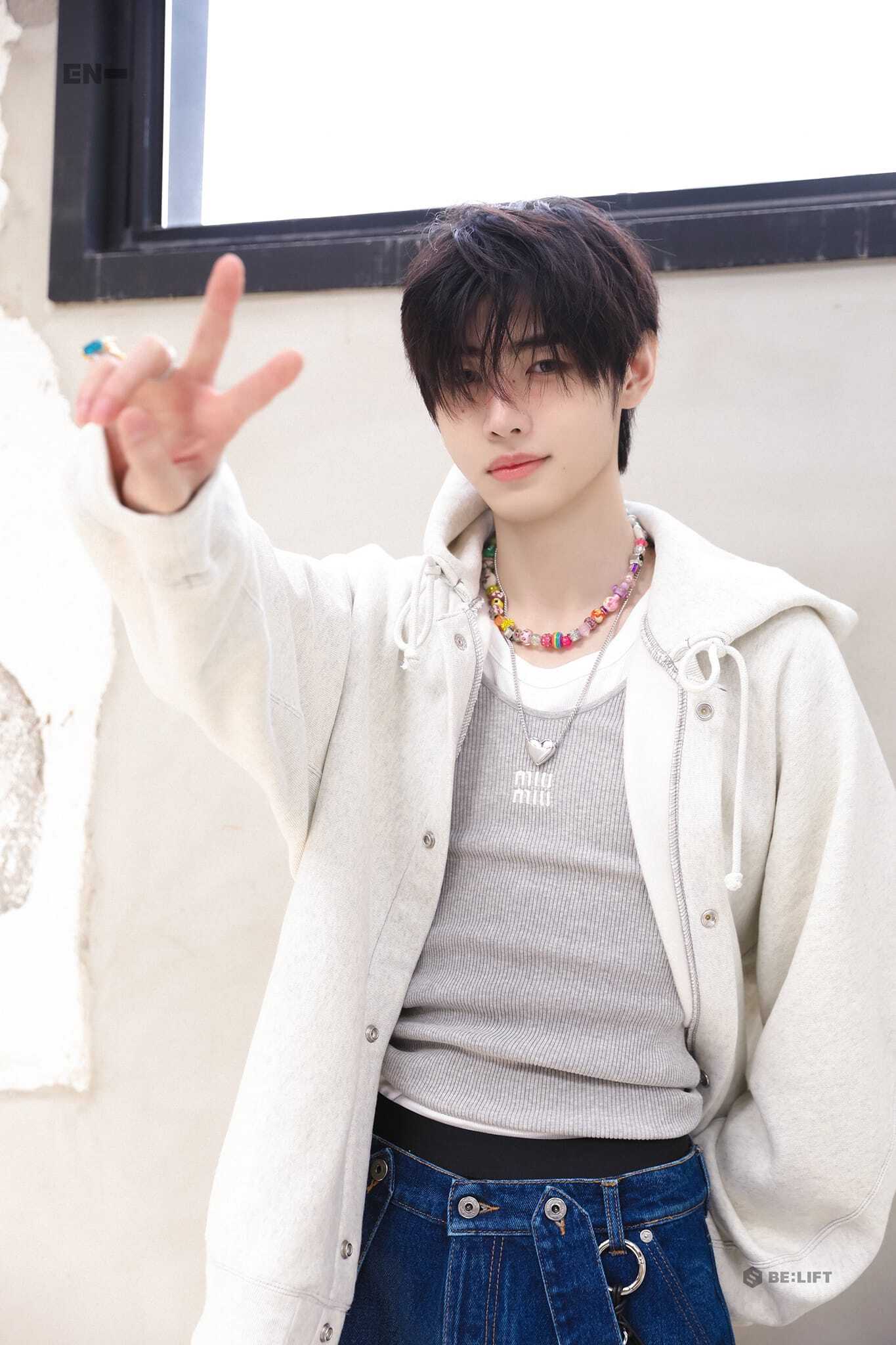 ENHYPEN ソンフン ZIP-UP フーディ アイボリー Lサイズ ENHYPEN