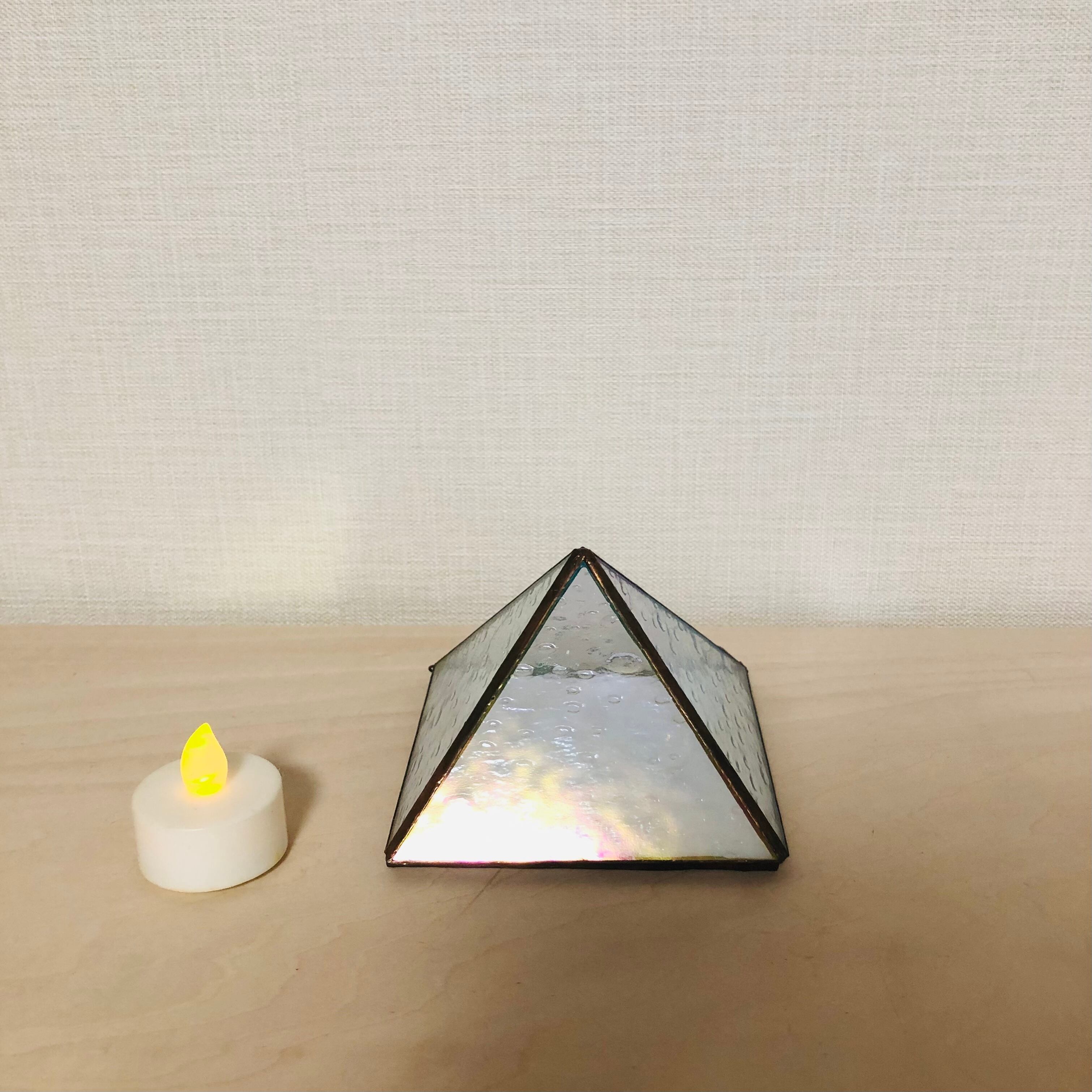 ピラミッド型小物入れM アクセサリー入れ | ステンドグラスアトリエ moon