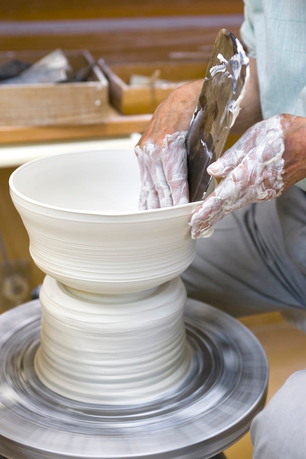 井上萬二作】白磁香炉 | 井上萬二窯 INOUE MANJI KILN