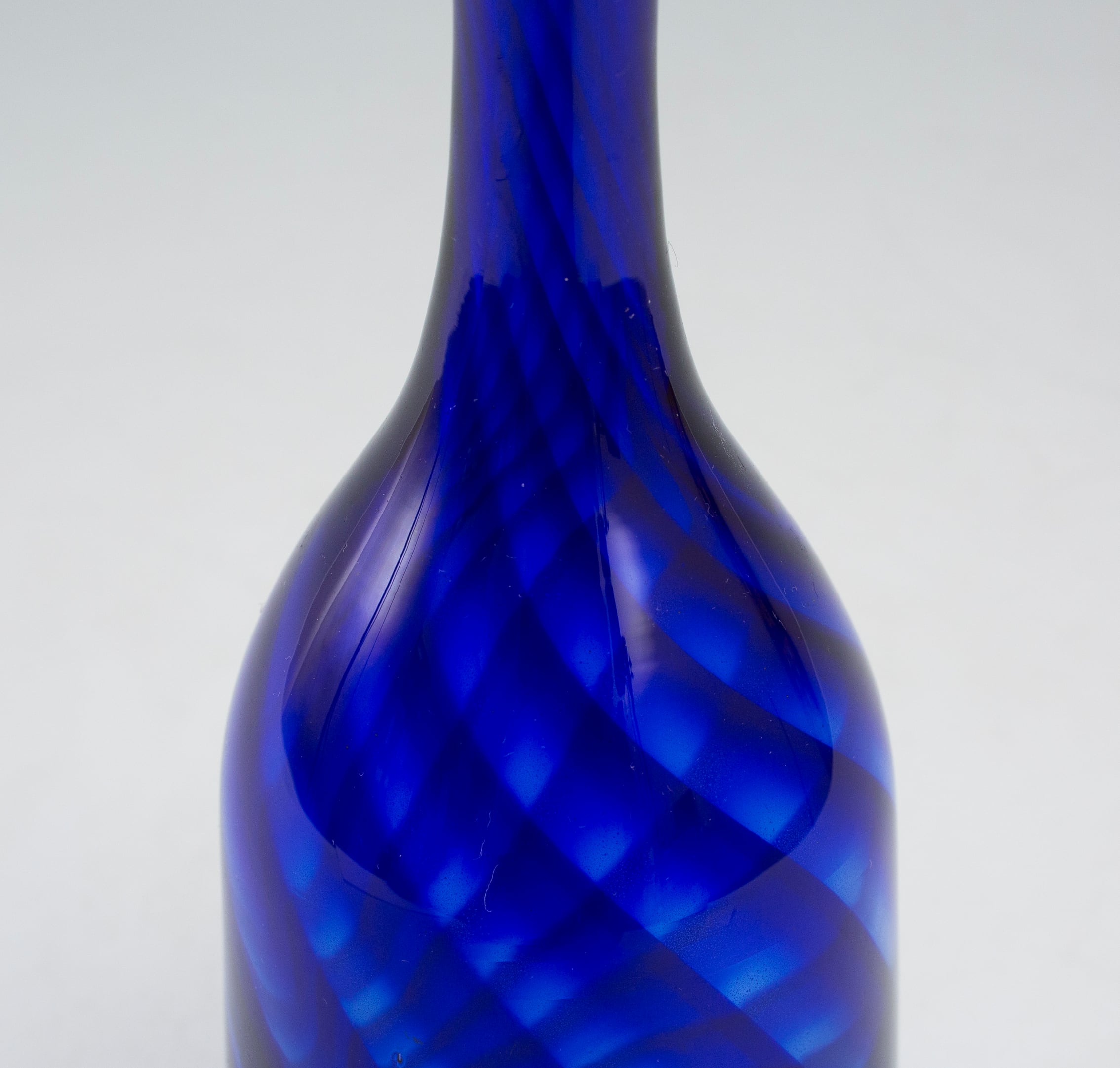 瑠璃ガラスデキャンタ 蓋付瓶 岩田久利 硝子 茶道具 茶懐石 酒器 徳利