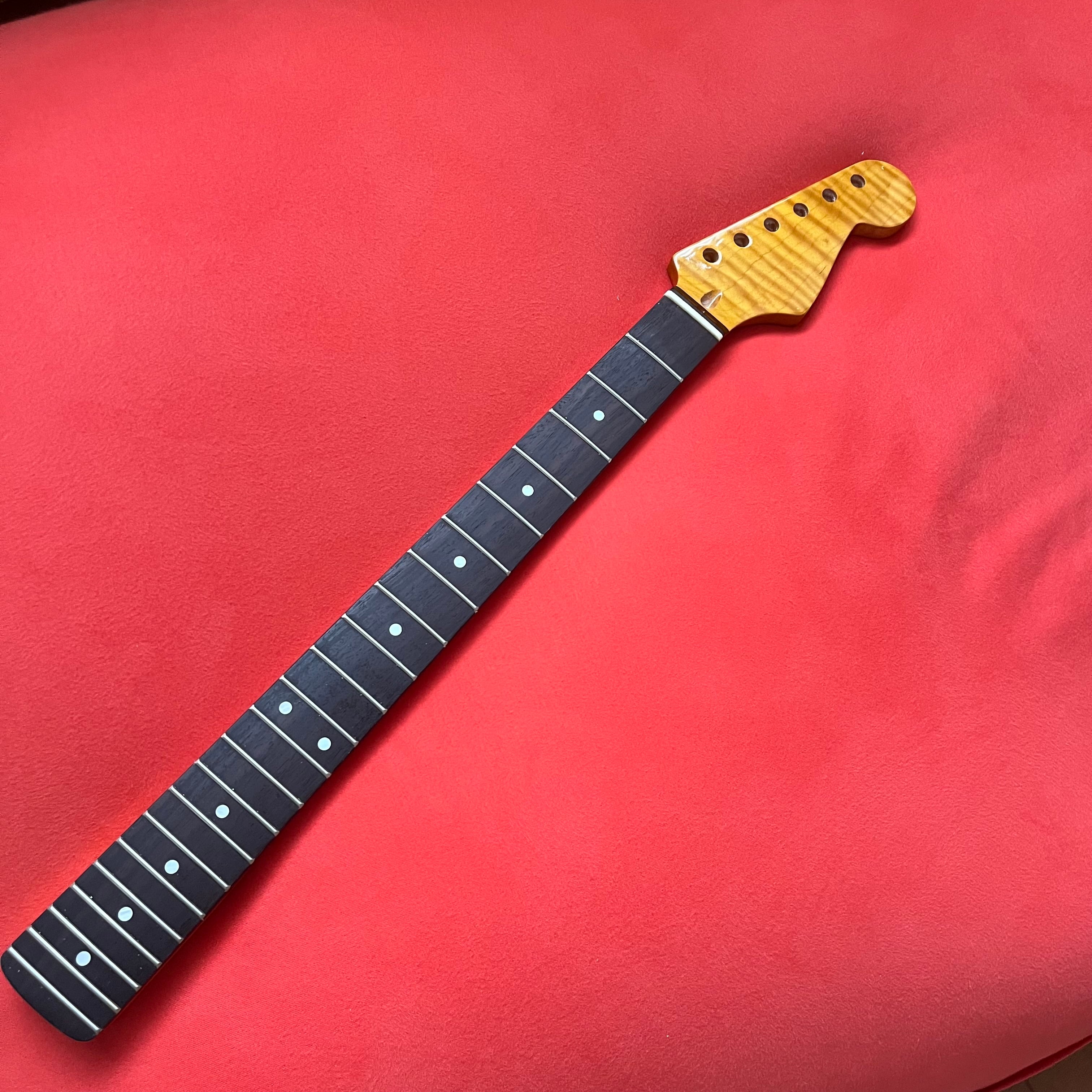 カナダ産フレイムメイプル エレキギター ネック ストラトキ