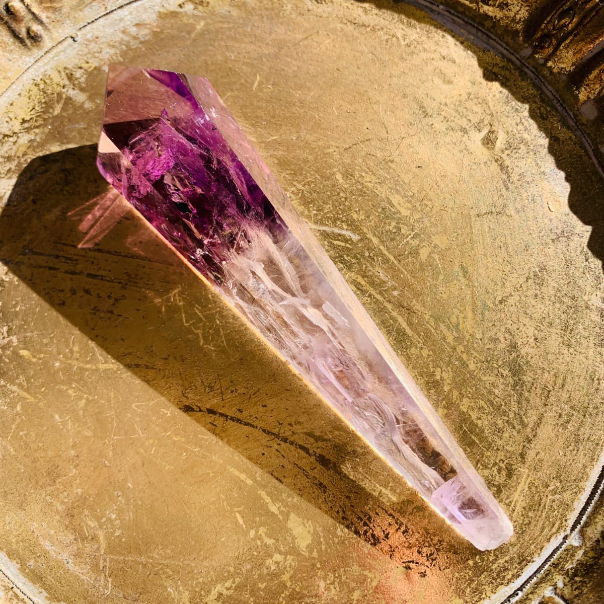 バイカラー アメシスト ワンド ロマネサイト & 虹入 ポイント