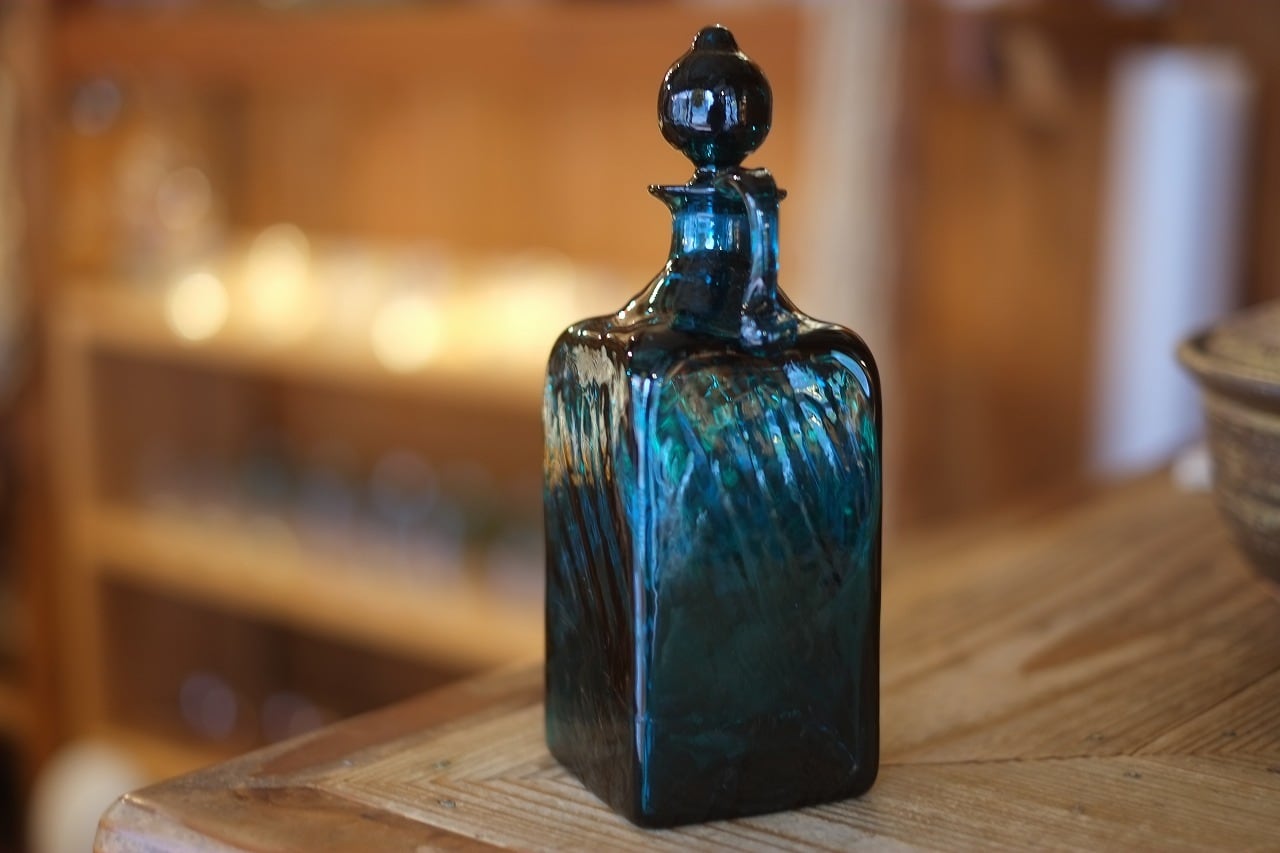 倉敷ガラス・小谷栄次】◇◇◇酒瓶＜角＞◇◇◇小谷ブルー
