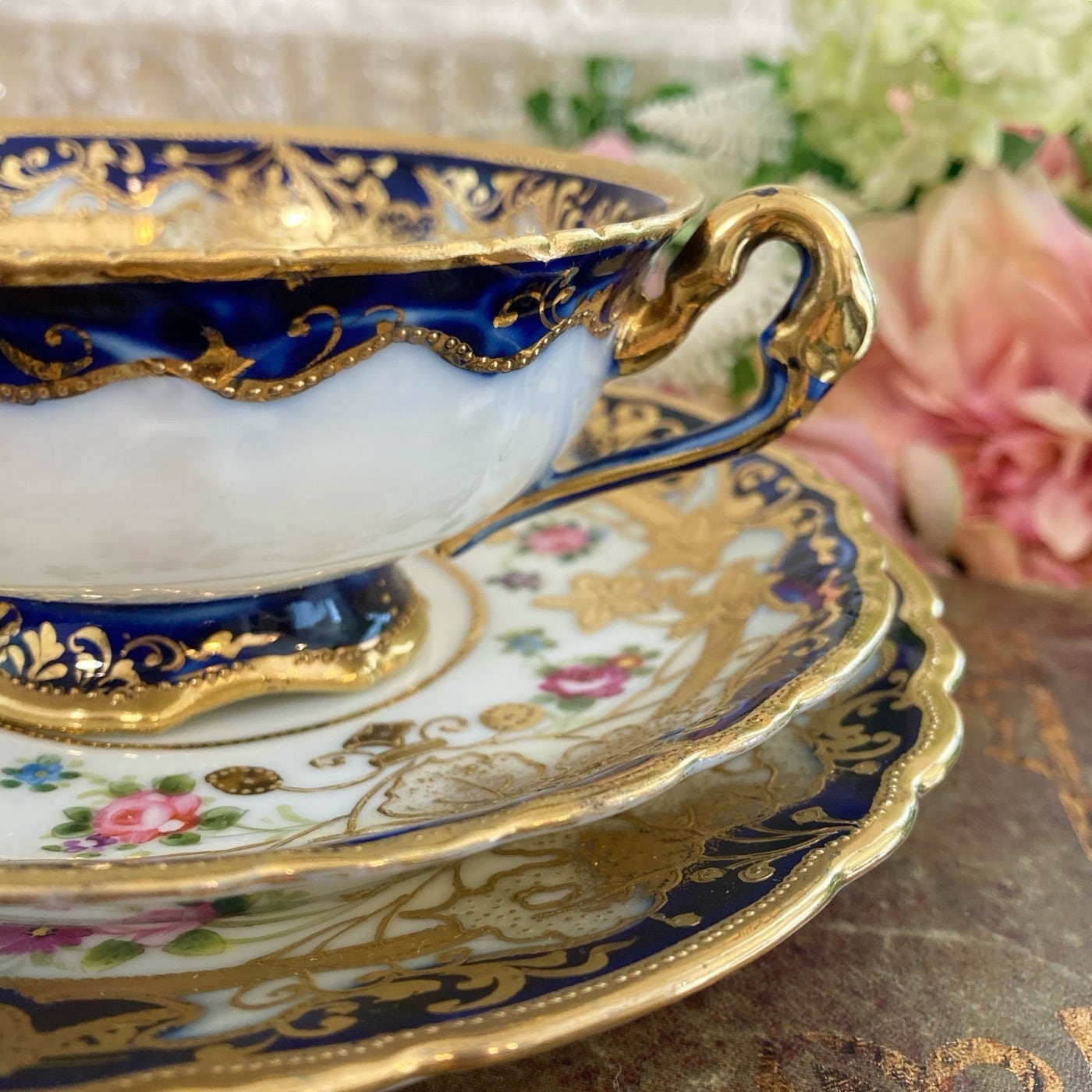 オールドノリタケ コバルト地 金盛り 薔薇紋 花瓶 メープルリーフ 美品