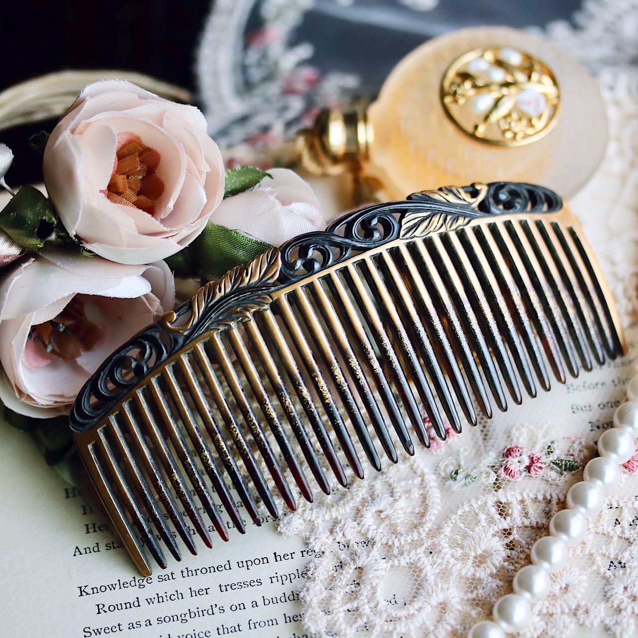 レトロ・アンティーク※鼈甲 簪・ くし・珊瑚 ・塗り 簪 くし 5点 ※