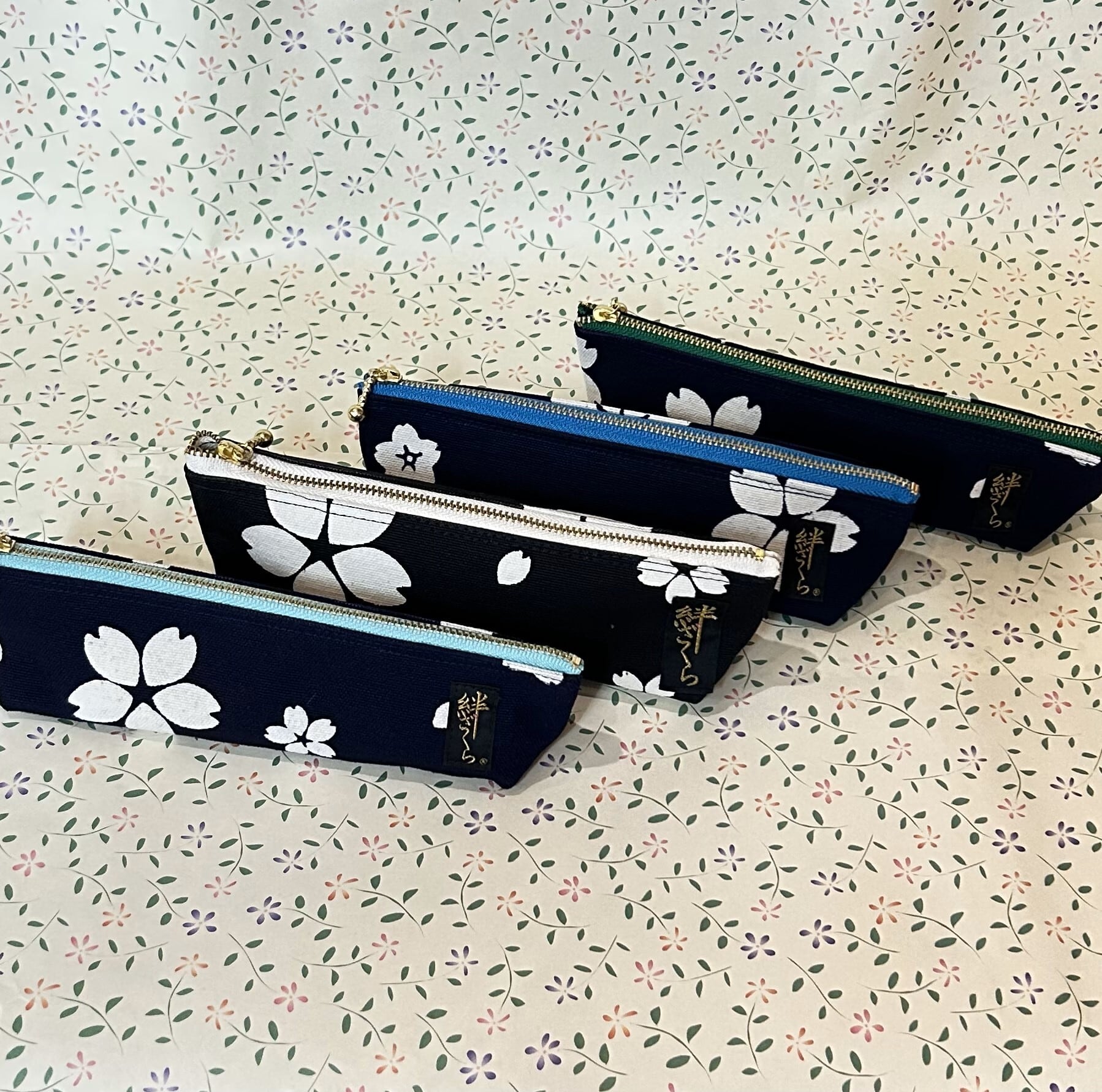 壁掛け花入れ ベン、コーエン作 壁掛け花入れ ベン、コーエン作