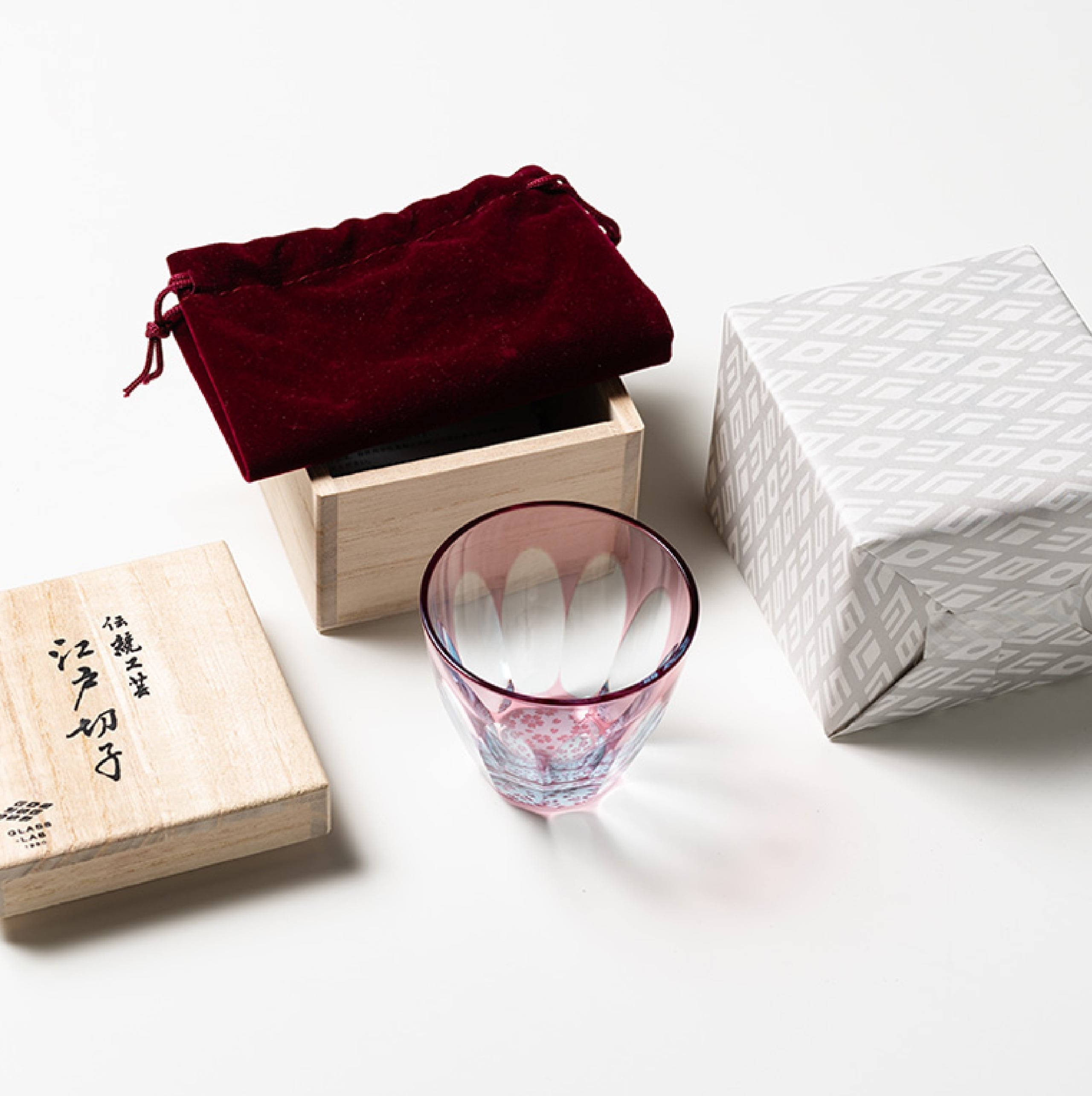 月夜桜（プラセオ×金赤）ぐい呑 | 椎名切子（GLASS-LAB) 江戸切子・砂