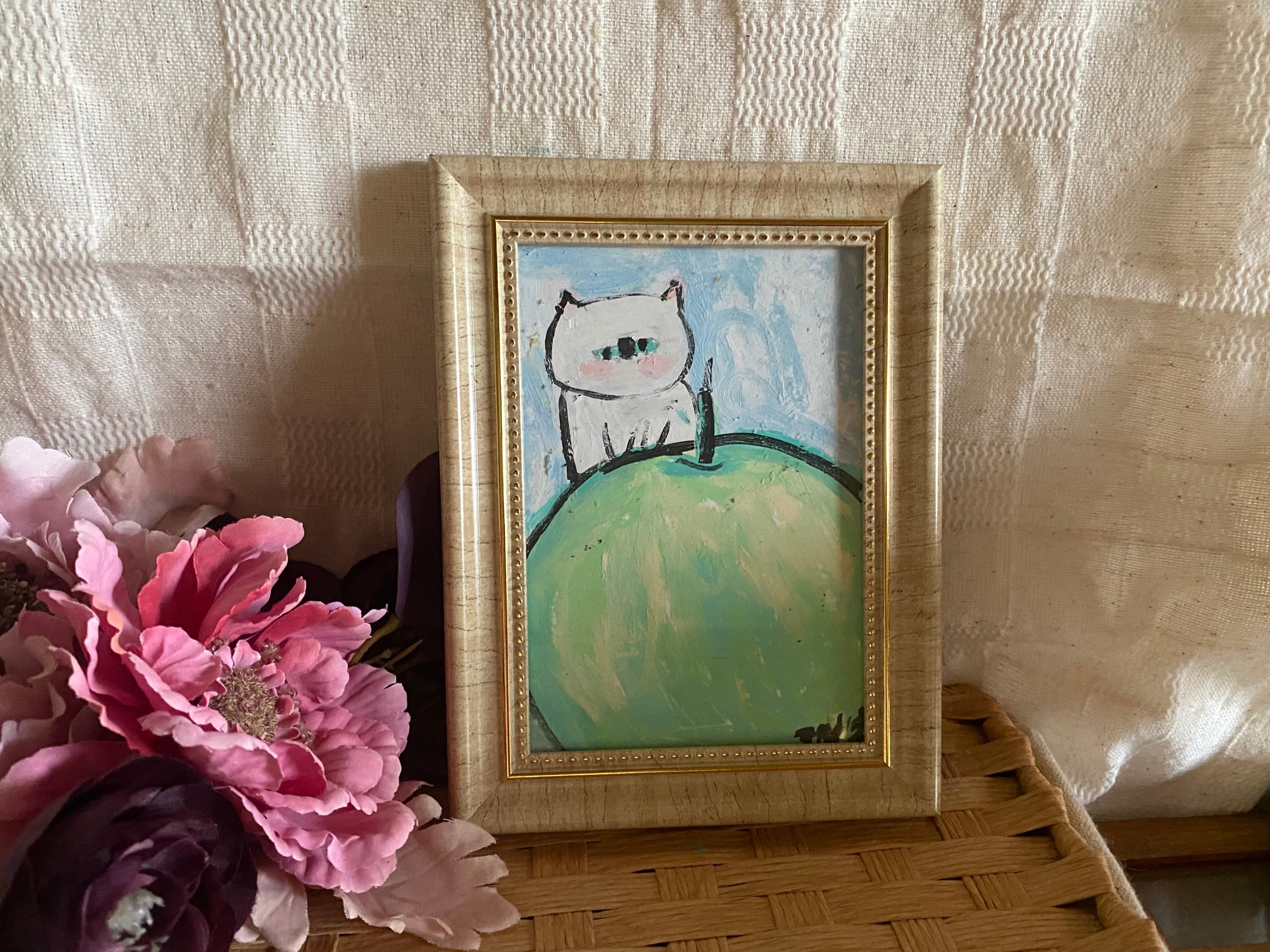 絵画 。壁掛け絵【部屋の中で花瓶を片付ける少女とかわいい白猫ちゃん】