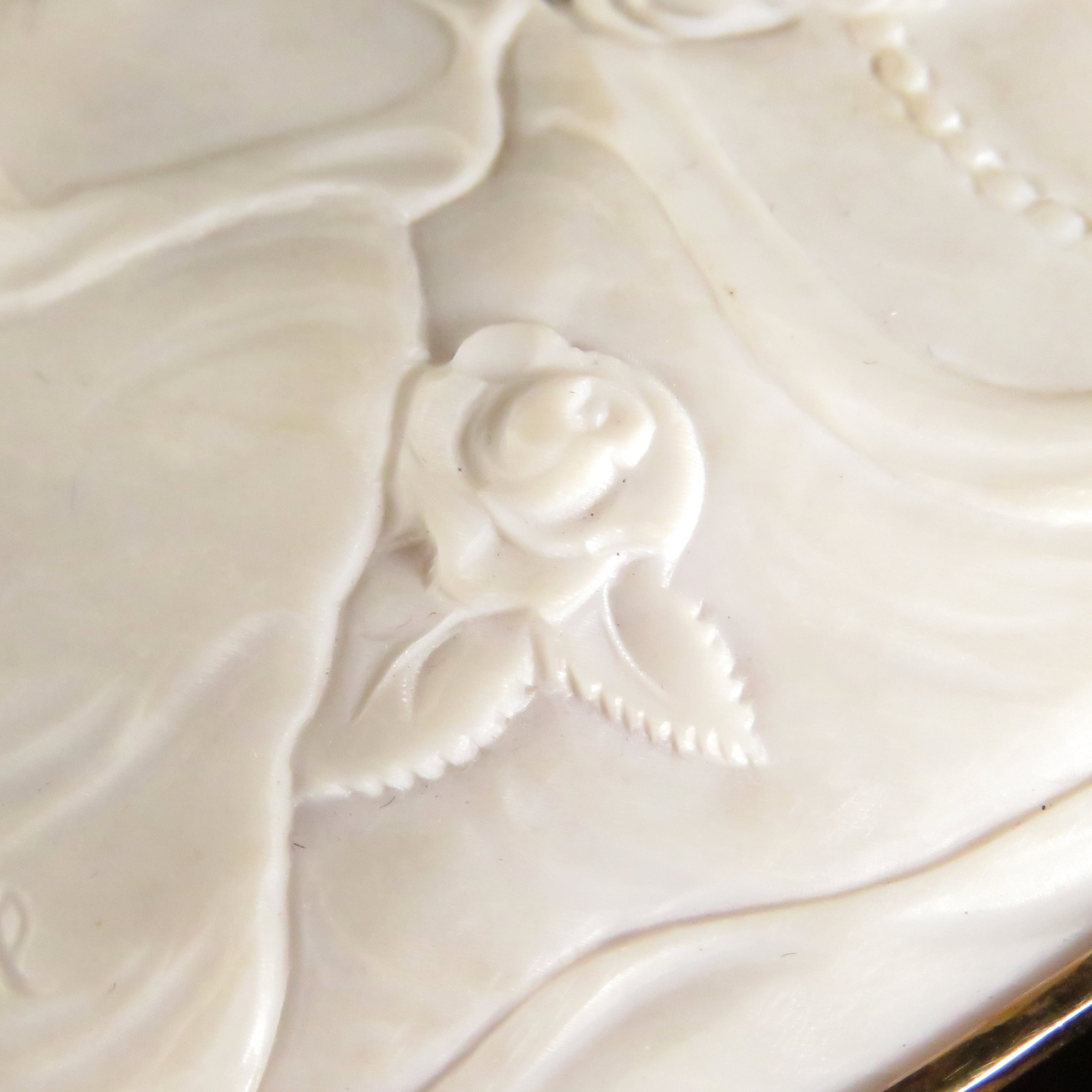 Ali✤作家ものシェルカメオ✤18K『風にふかれて』2ways Ali✤作家もの