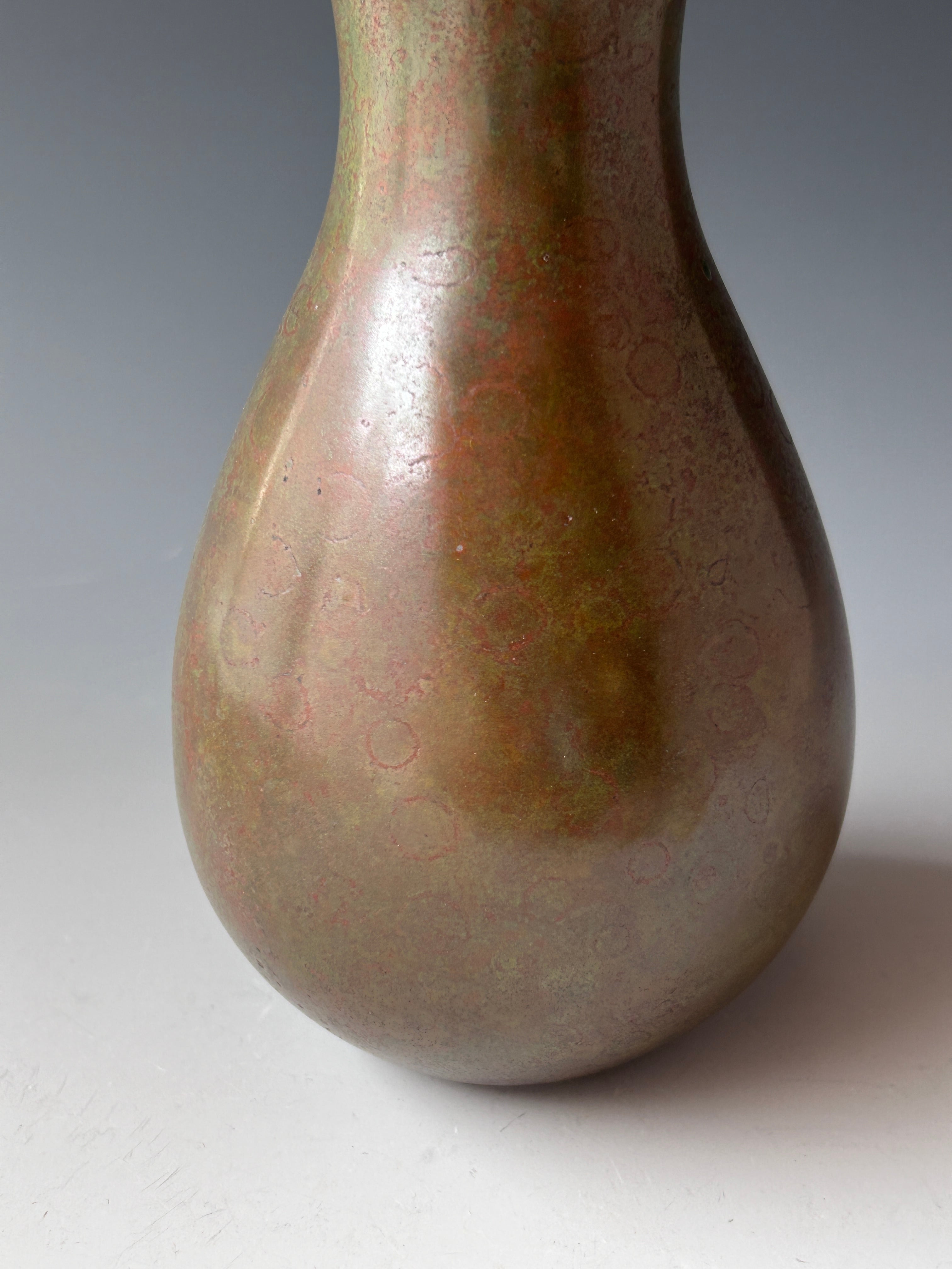 茶道具筒形釜(側面に扇木や花の図柄)姿形良美品