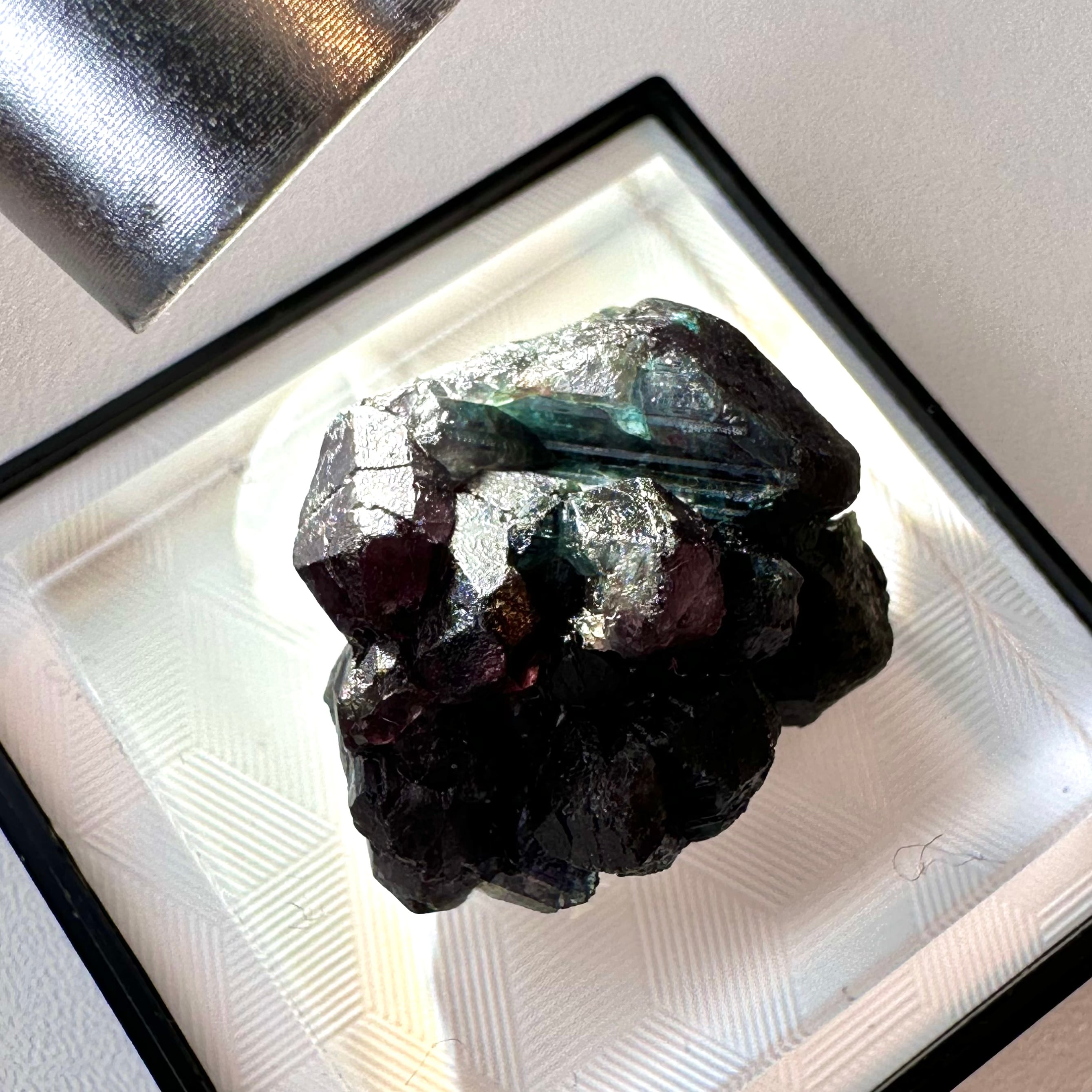 256 アレキサンドライト 六輪座双晶 原石 結晶 ジンバブエ産