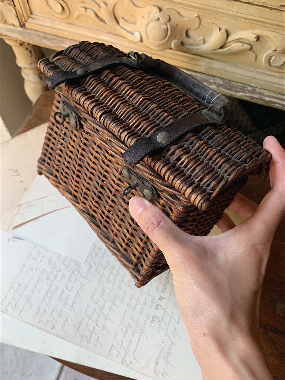 ローズパニエ大 バラペイント蓋付きバスケット フランスアンティーク