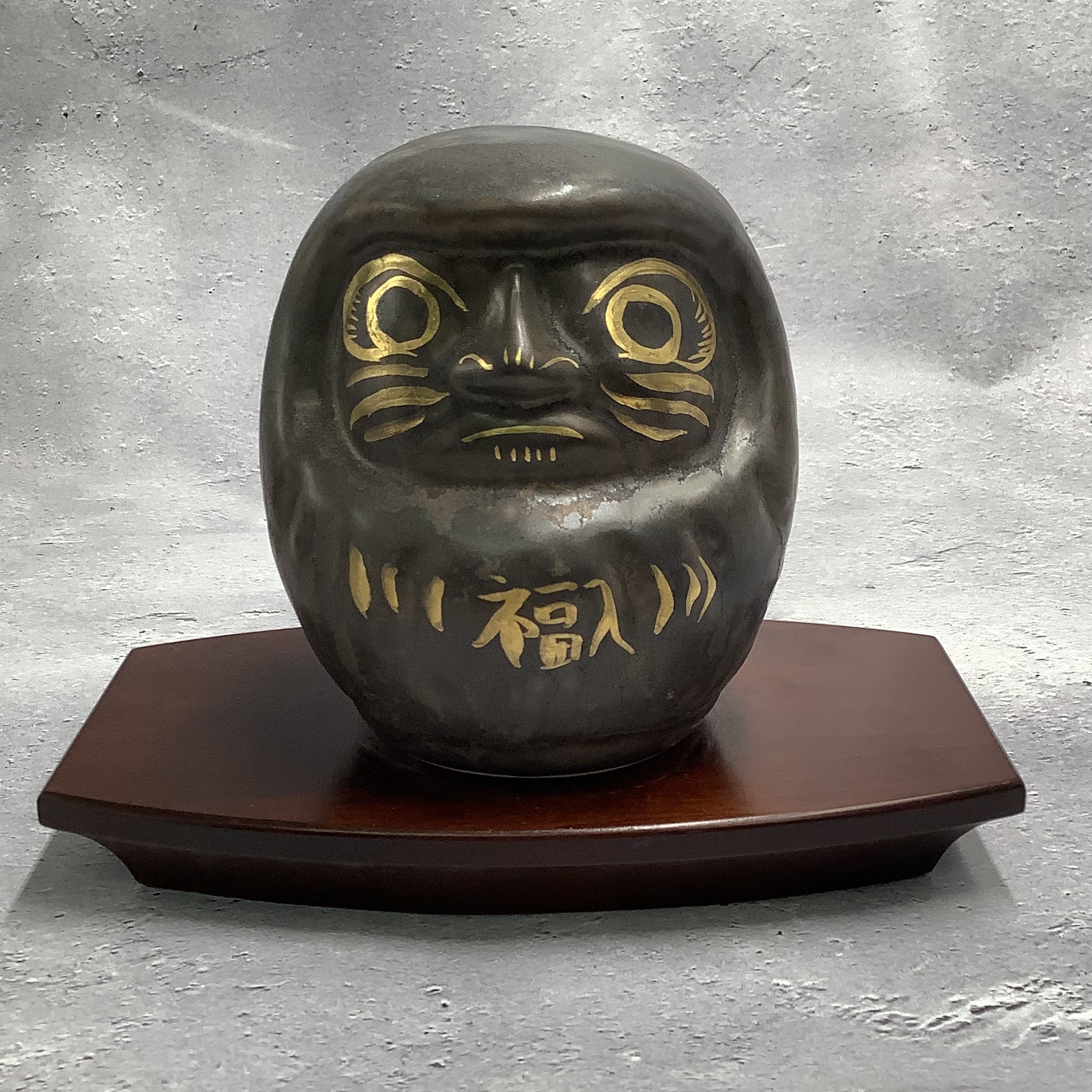 鋳銅製 達磨像 払子を手にした達磨 鋳銅製 達磨像 払子を