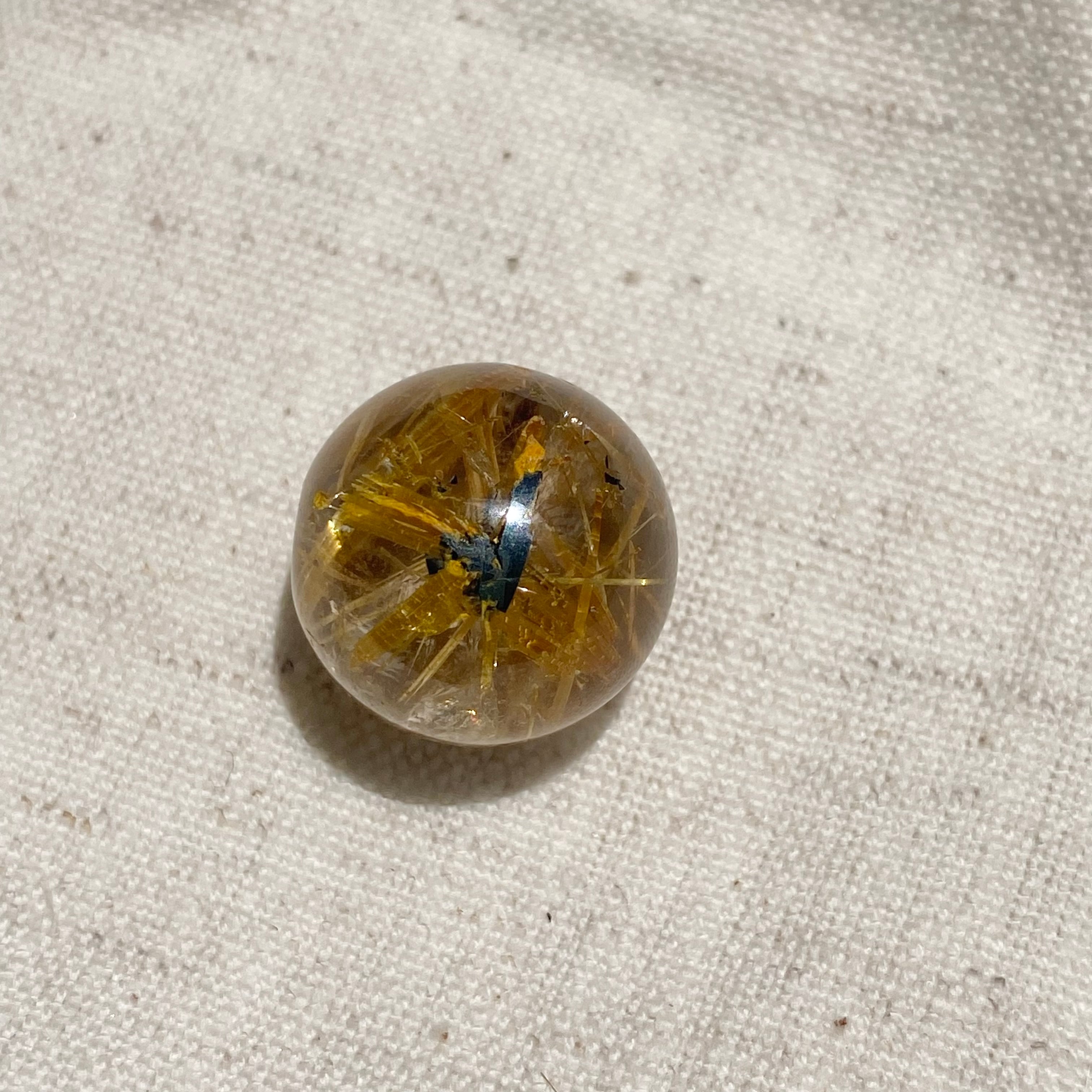 超大玉 64mm ゴールドルチルクォーツ 丸玉 スフィア 金針水晶 高品質