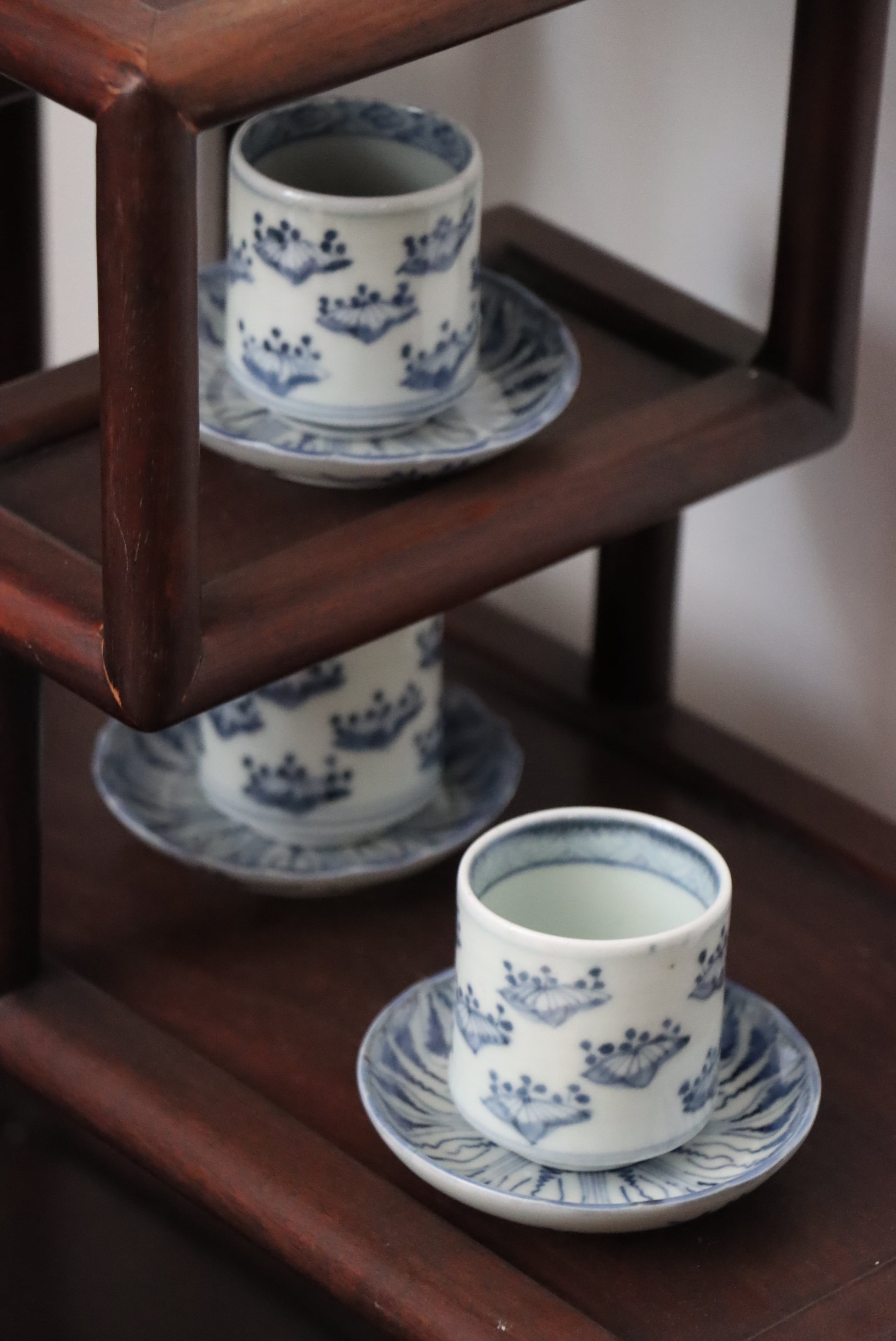 覗き猪口 古伊万里 染付 桐文 | (有)新原美術