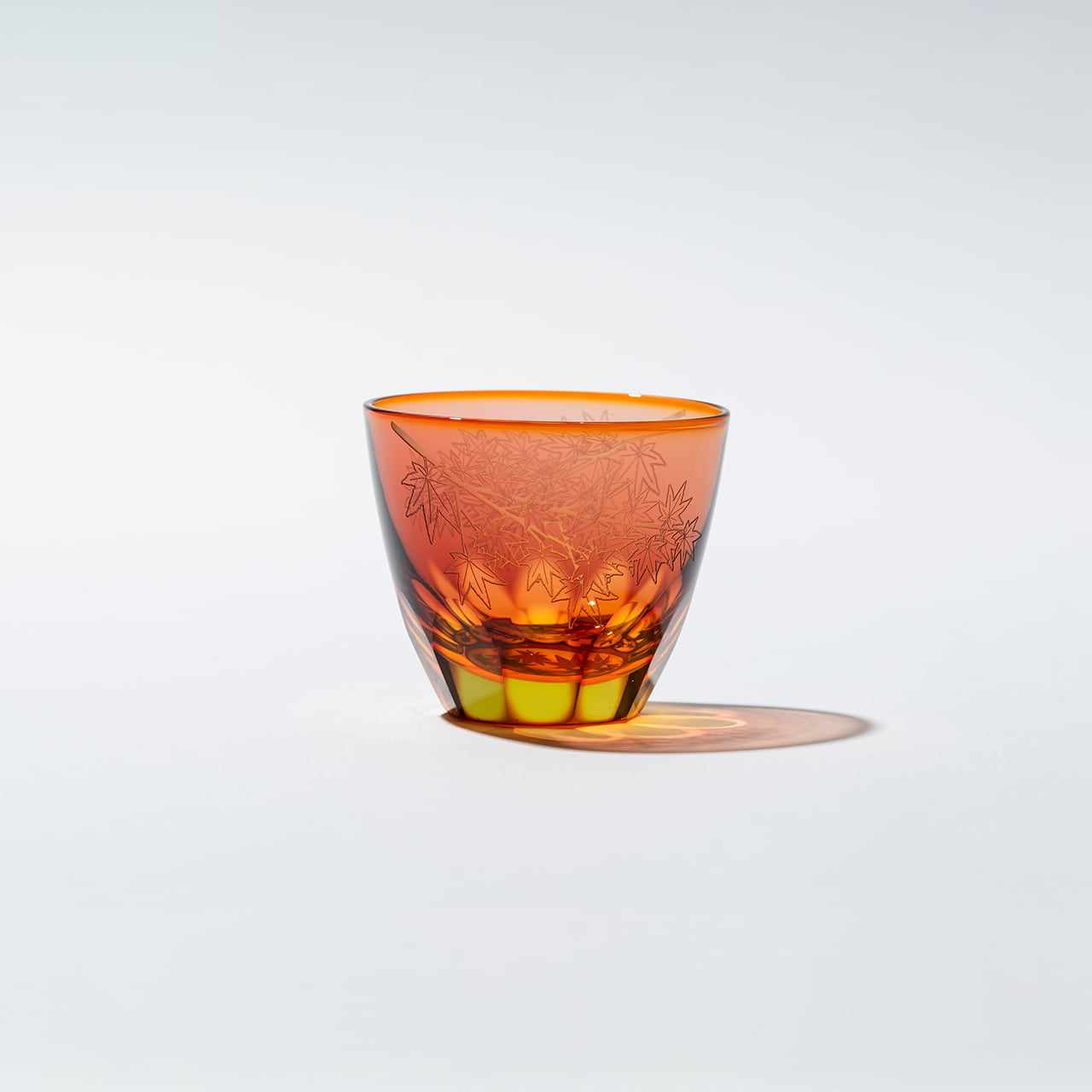 紅葉（金赤×オレンジ）ぐい呑 | 椎名切子（GLASS-LAB) 江戸切子・砂