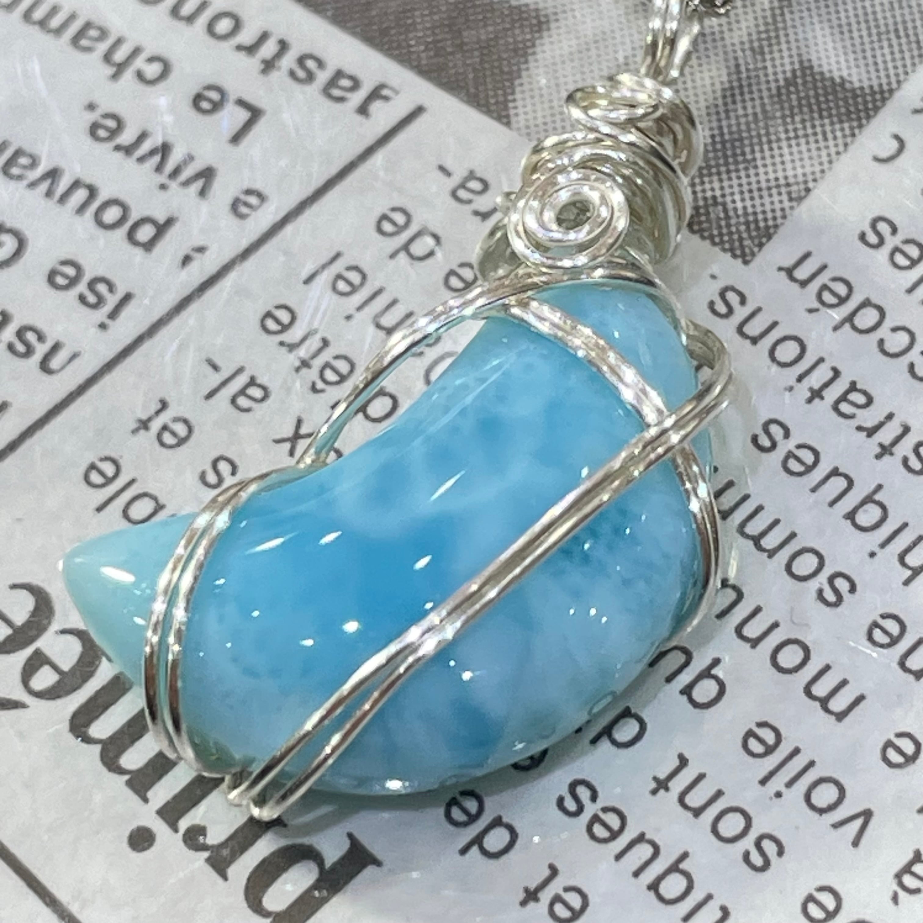 ラリマーペンダントトップ〈月形ペンダントトップ〉 | 石の魔法