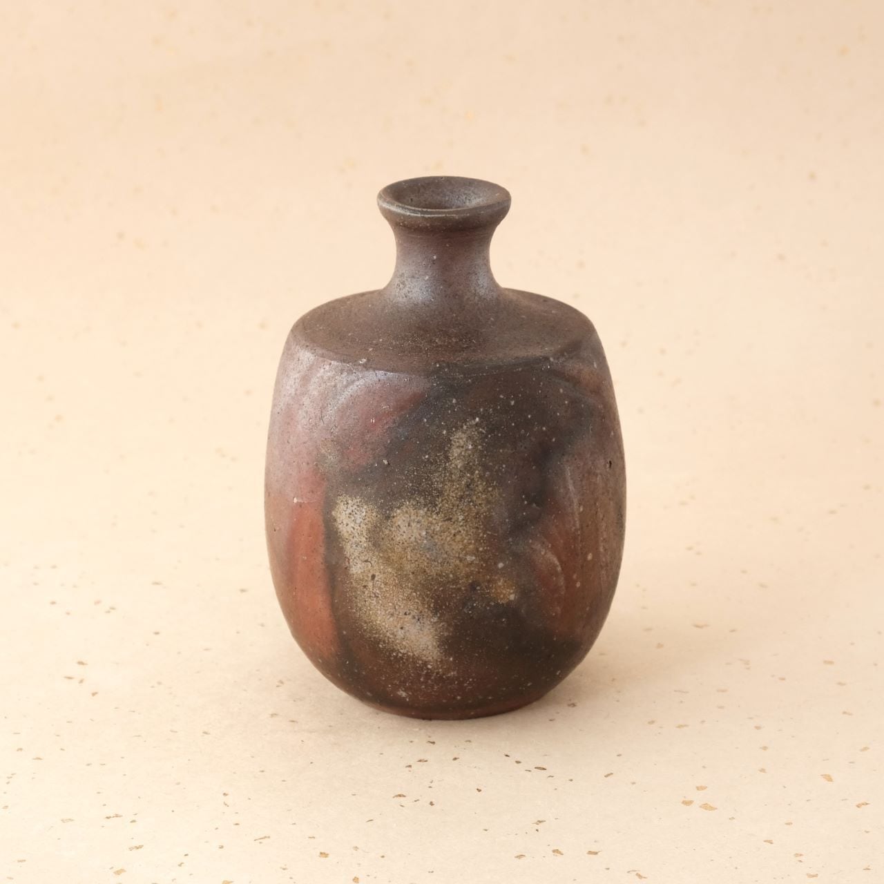 A 127 赤楽窯変茶碗 ・ 佐々木輝男造（共箱付き）