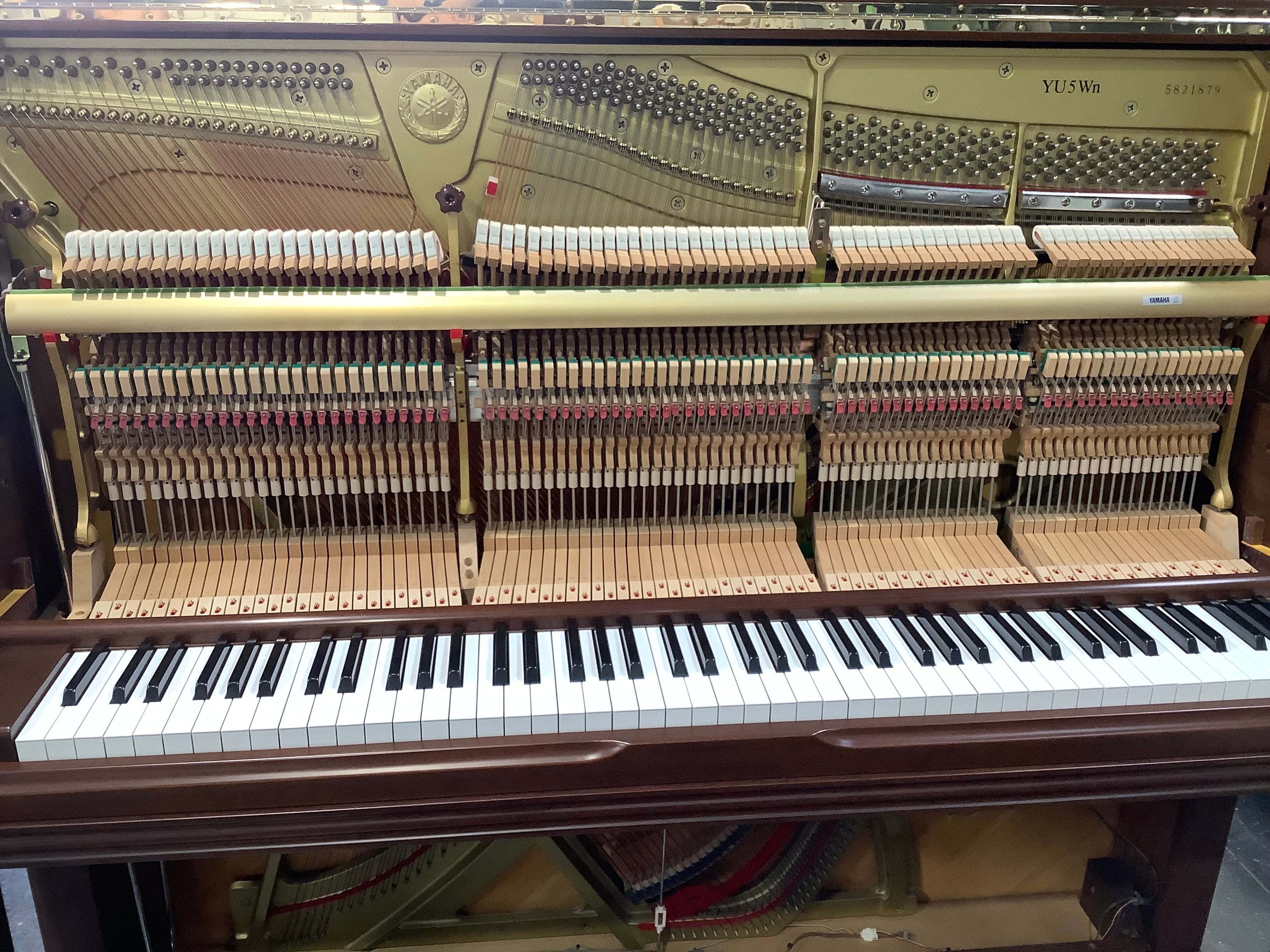 ☆58971【アップライトピアノ】YAMAHA YU5Wn 消音ユニット付き