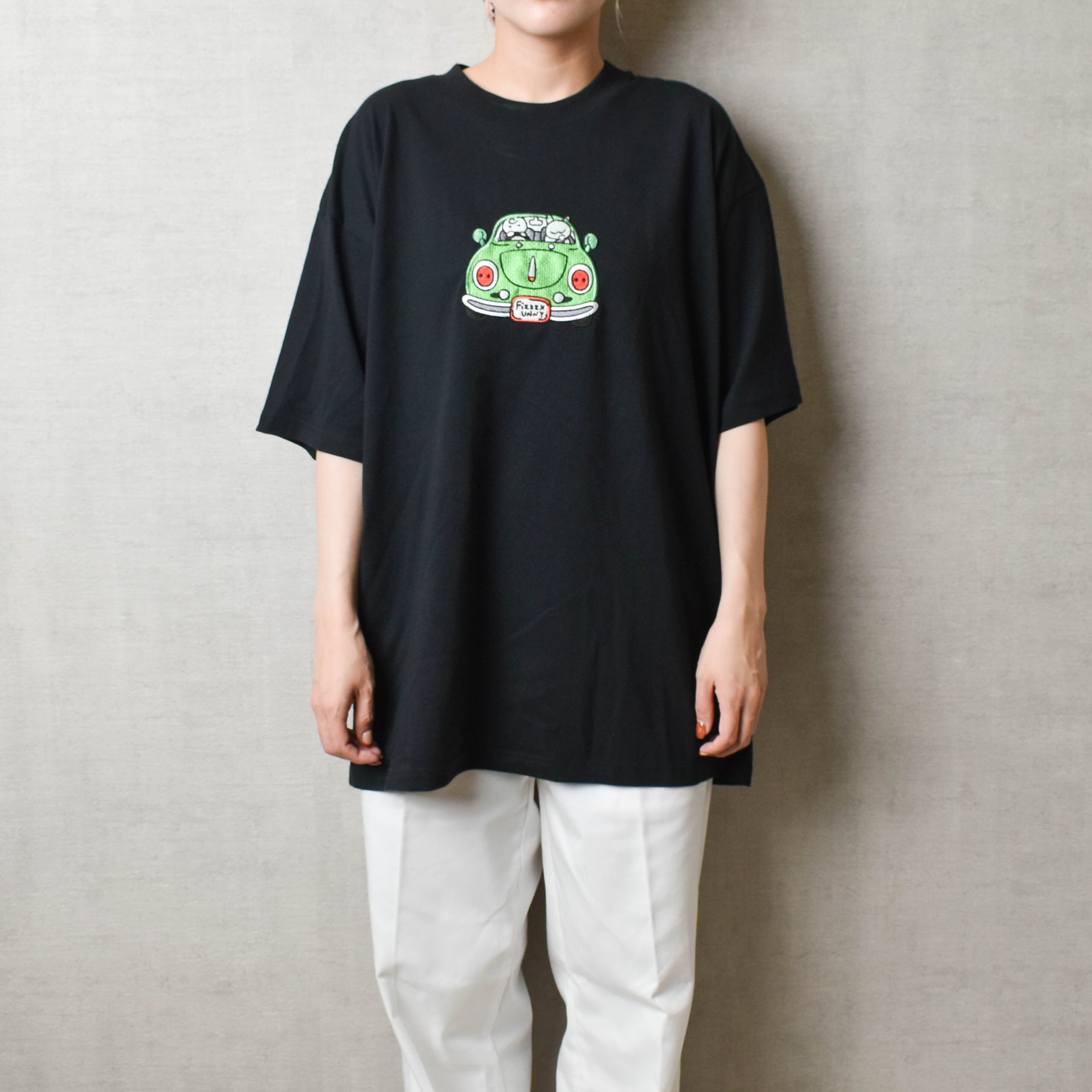 FizzzxUNNY DRIVING EMBROIDERY TEE (WHITE) | Fizzz