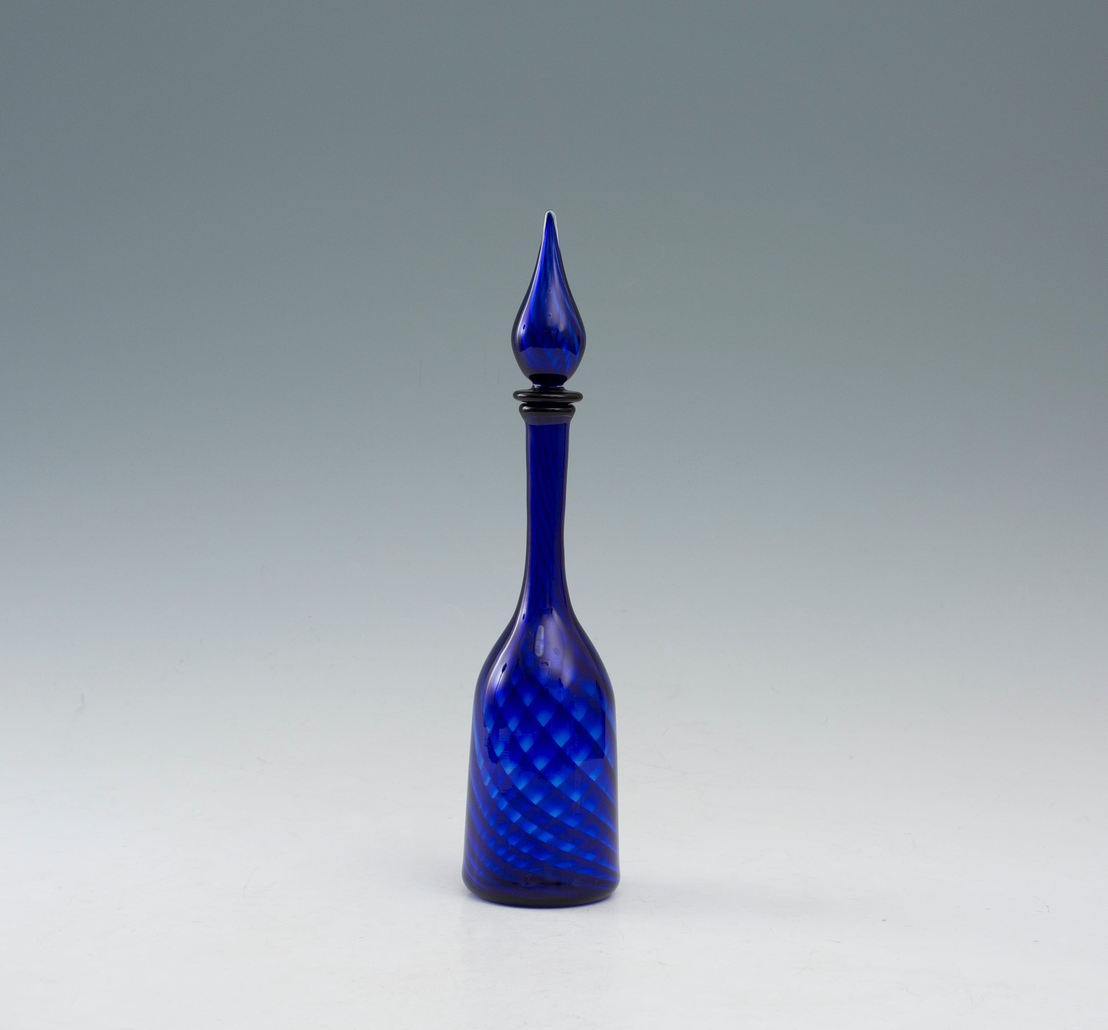 瑠璃ガラスデキャンタ 蓋付瓶 岩田久利 硝子 茶道具 茶懐石 酒器 徳利