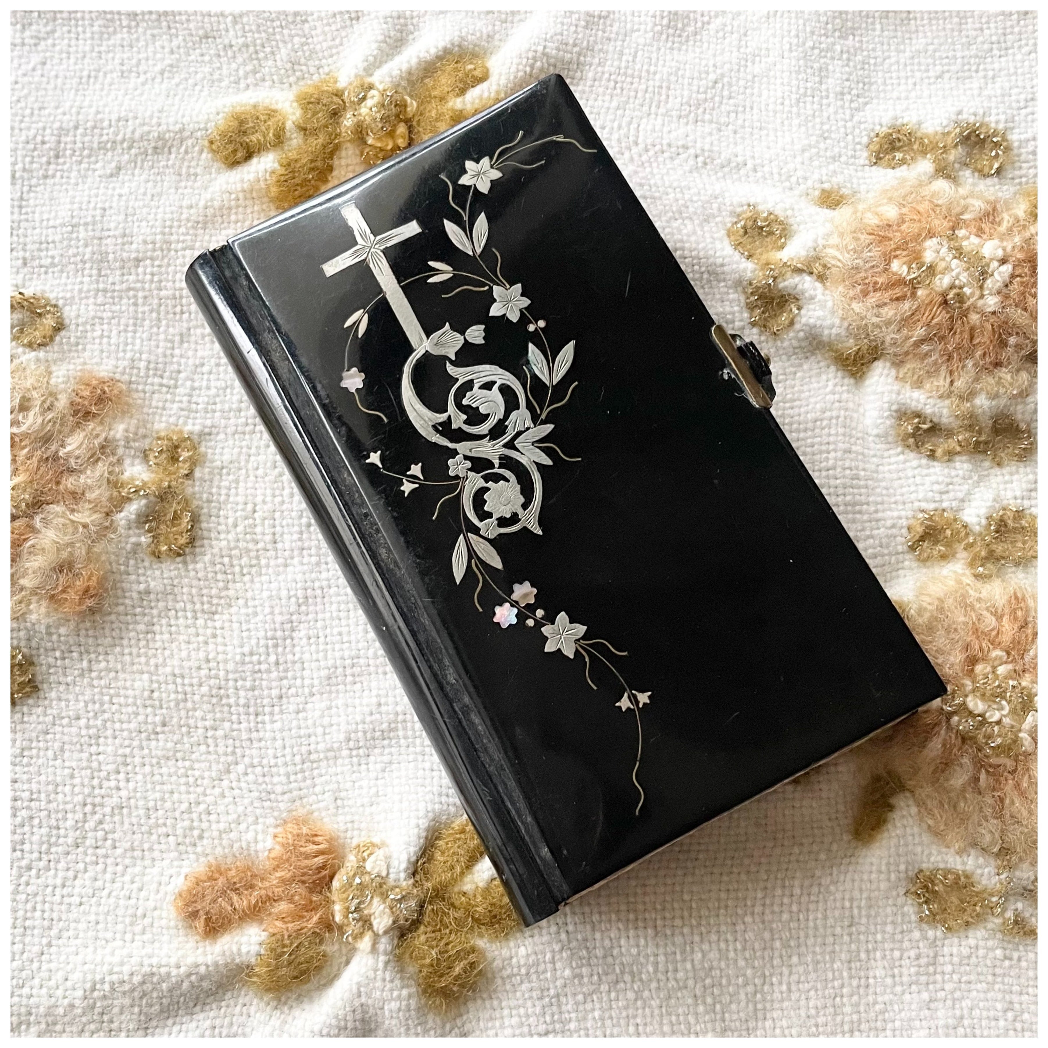 フランス アンティーク： 聖書 missel 祈祷書 ミセル