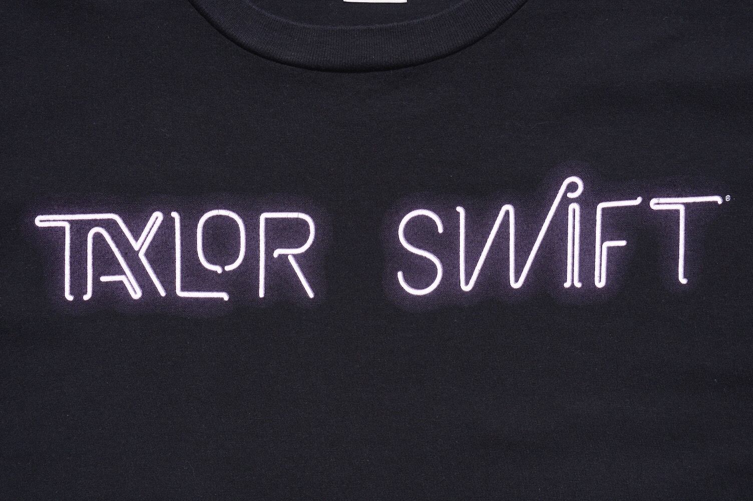 15 [GILDAN] TAYLOR SWIFT 