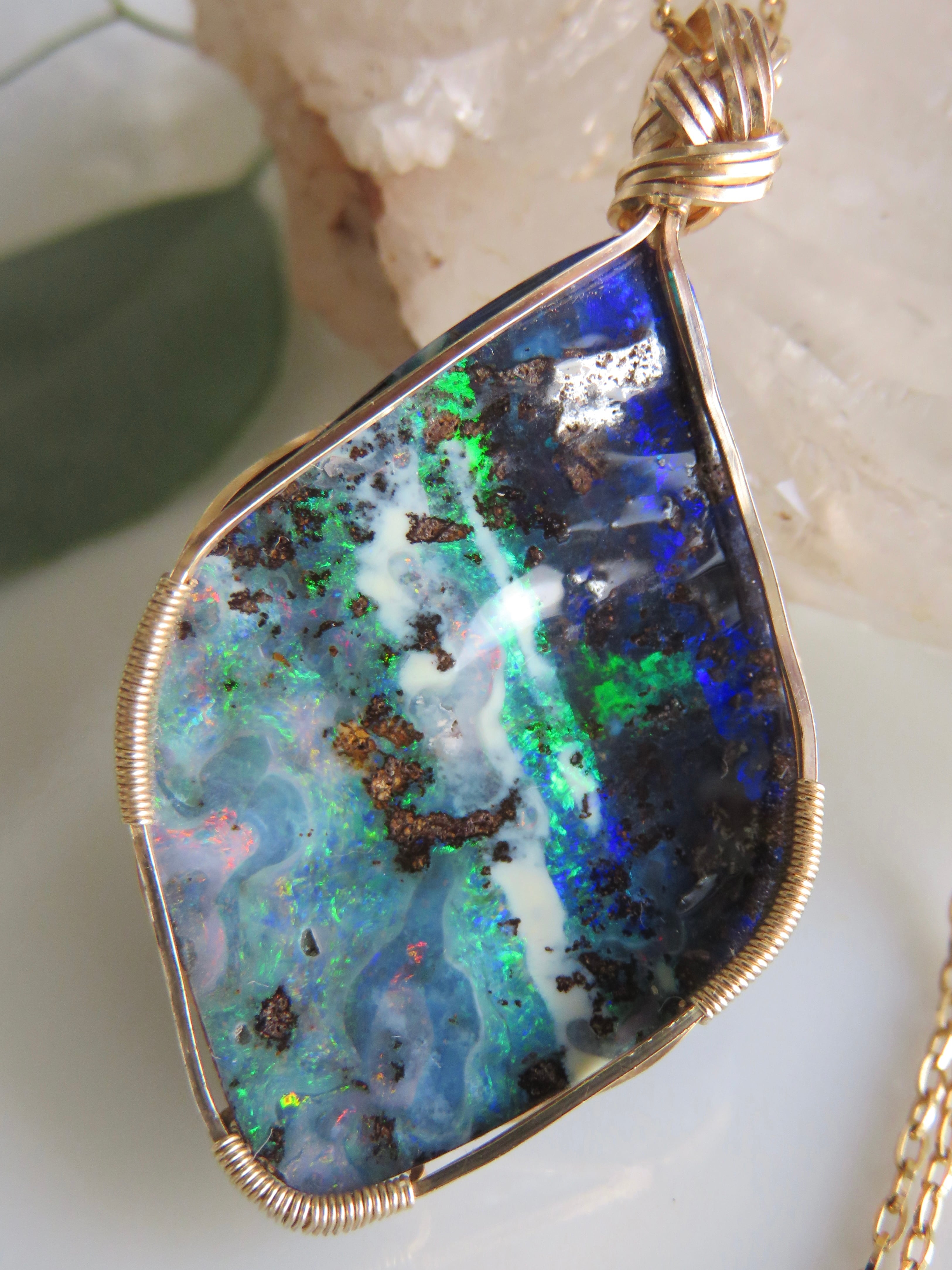 オーストラリア産ボルダーオパール(23.1ct)女神巻き®︎ペンダント