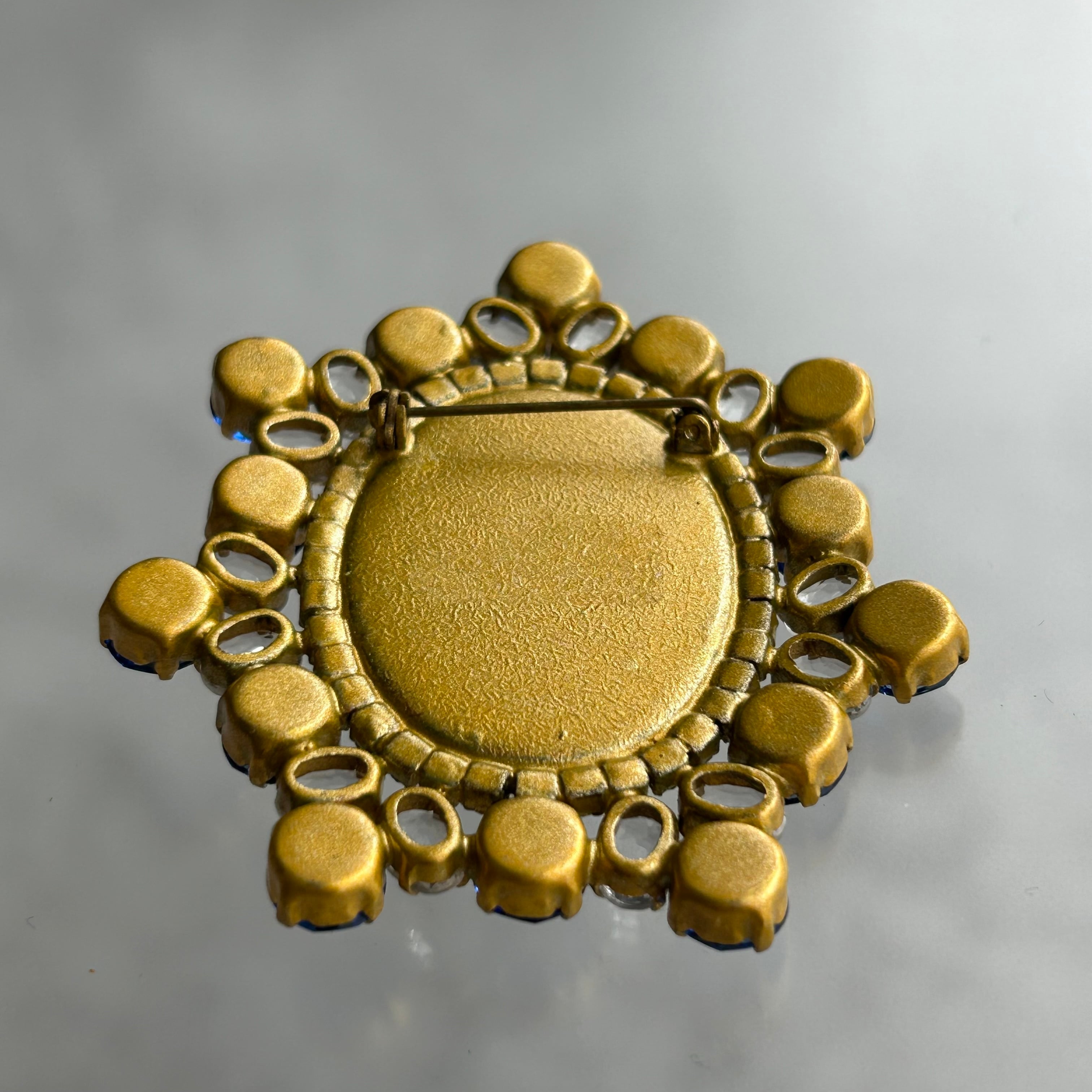 ヴィンテージガラスアクセサリー】ブローチ (ブルー貴婦人) | ボヘミア