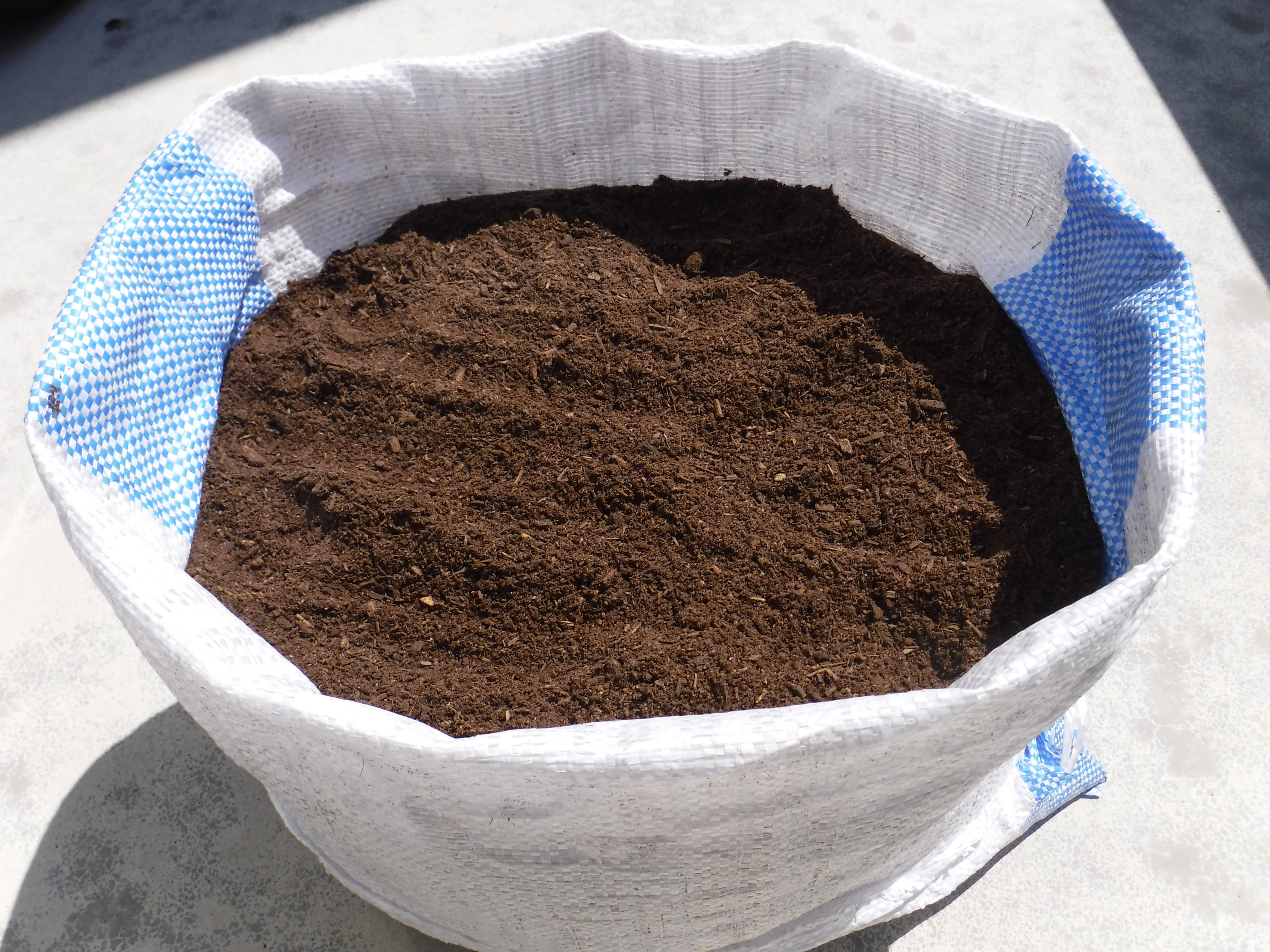 カブト虫マット40：発酵熟成竹・成虫・産卵・幼虫飼育用：100ℓ増量ℓ