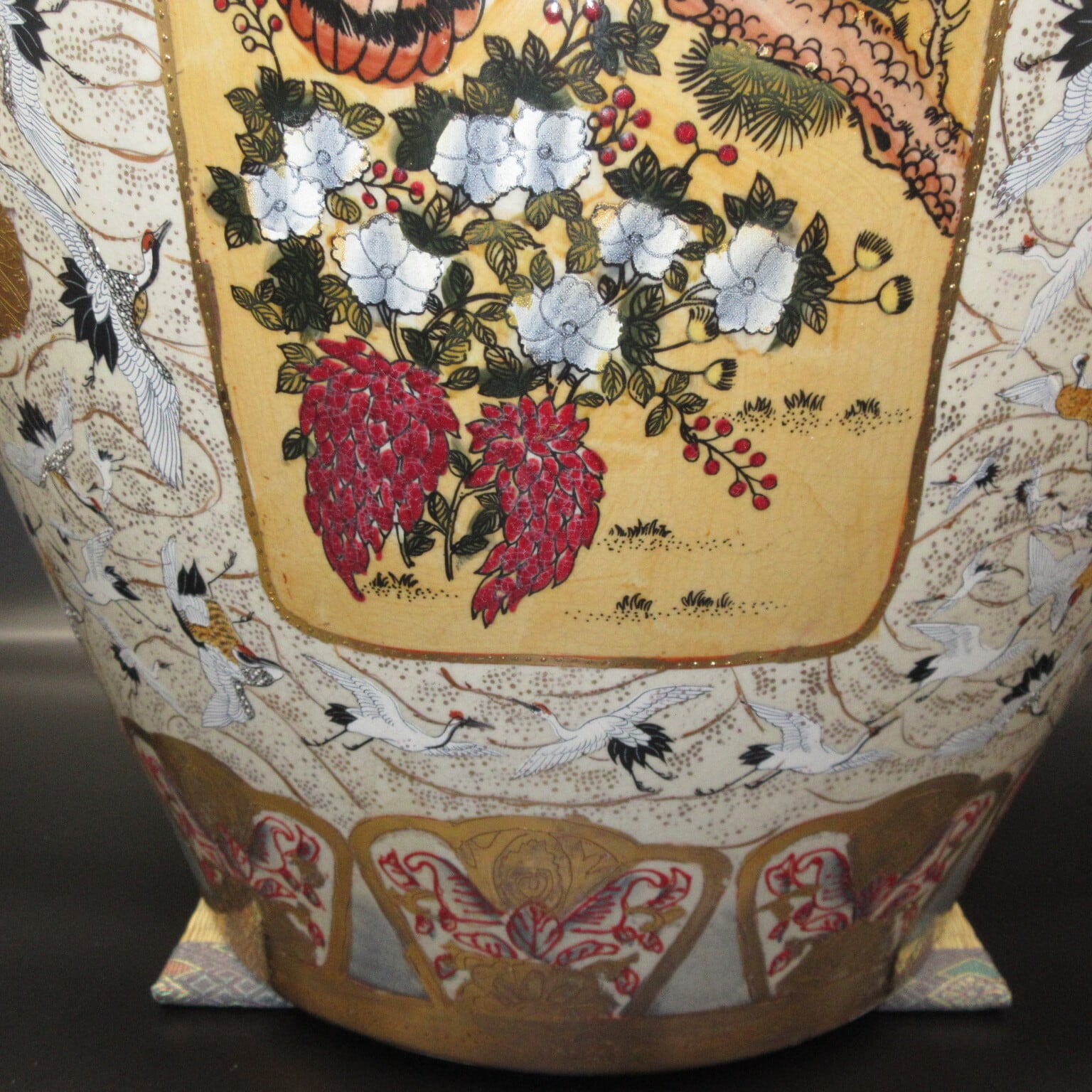 R109 エナメル色蒔絵金花鳥 瓶（かびん）陶磁器 アンティーク R109