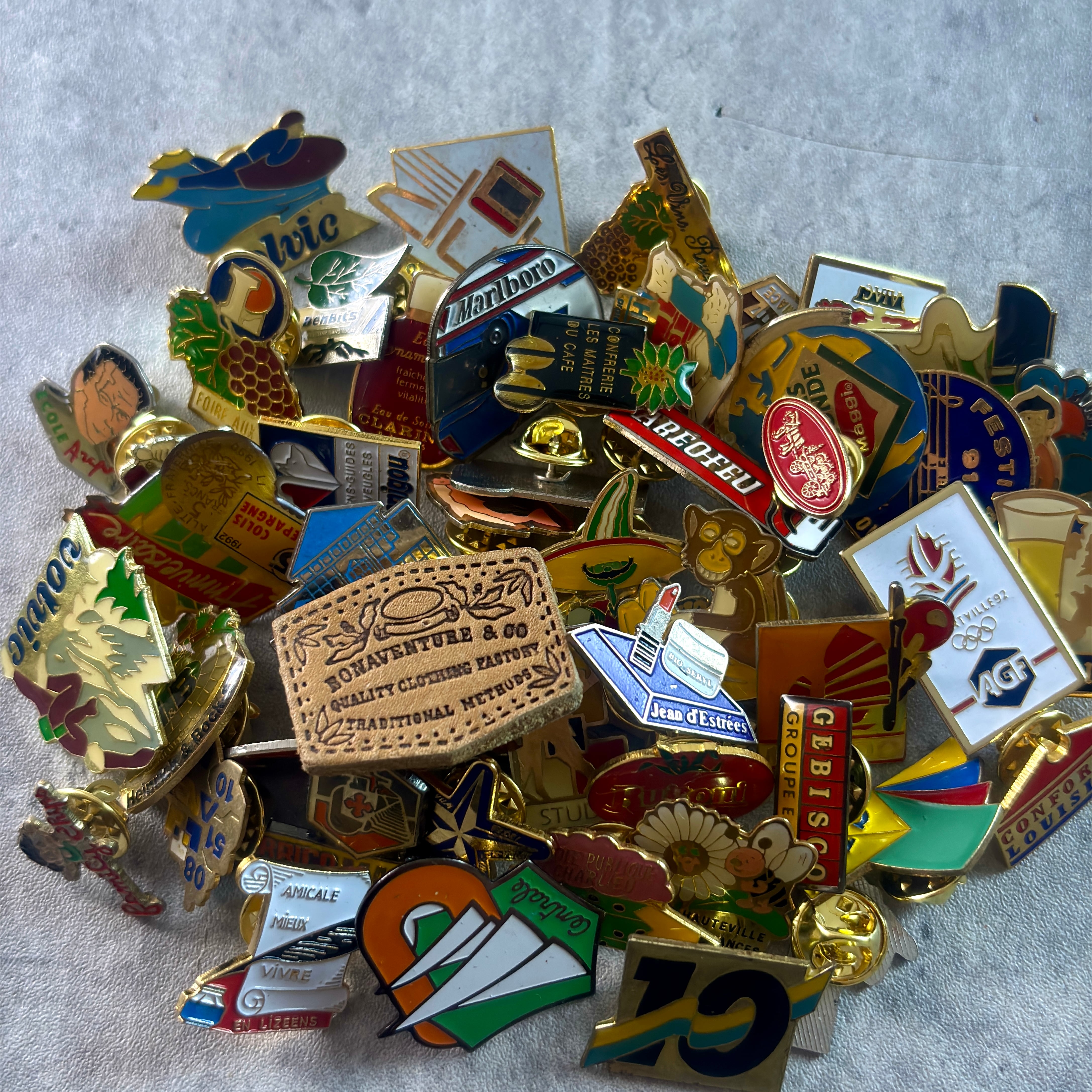 集めたくなる フランスピンバッジ200個セットまとめ売りヴィンテージ 5