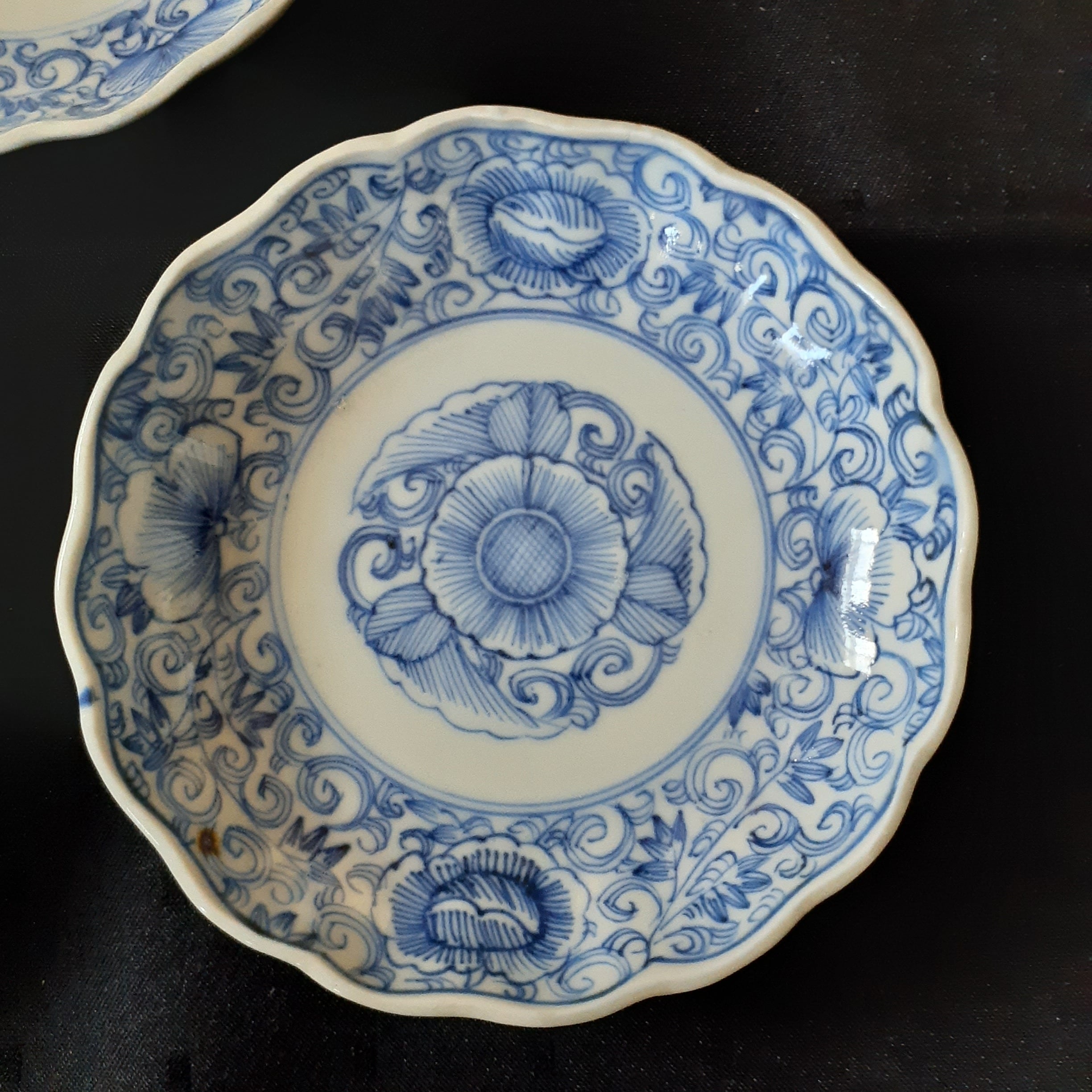 古伊万里 染付線描牡丹小皿 | 骨董セレクトショップ アンティーク牡丹