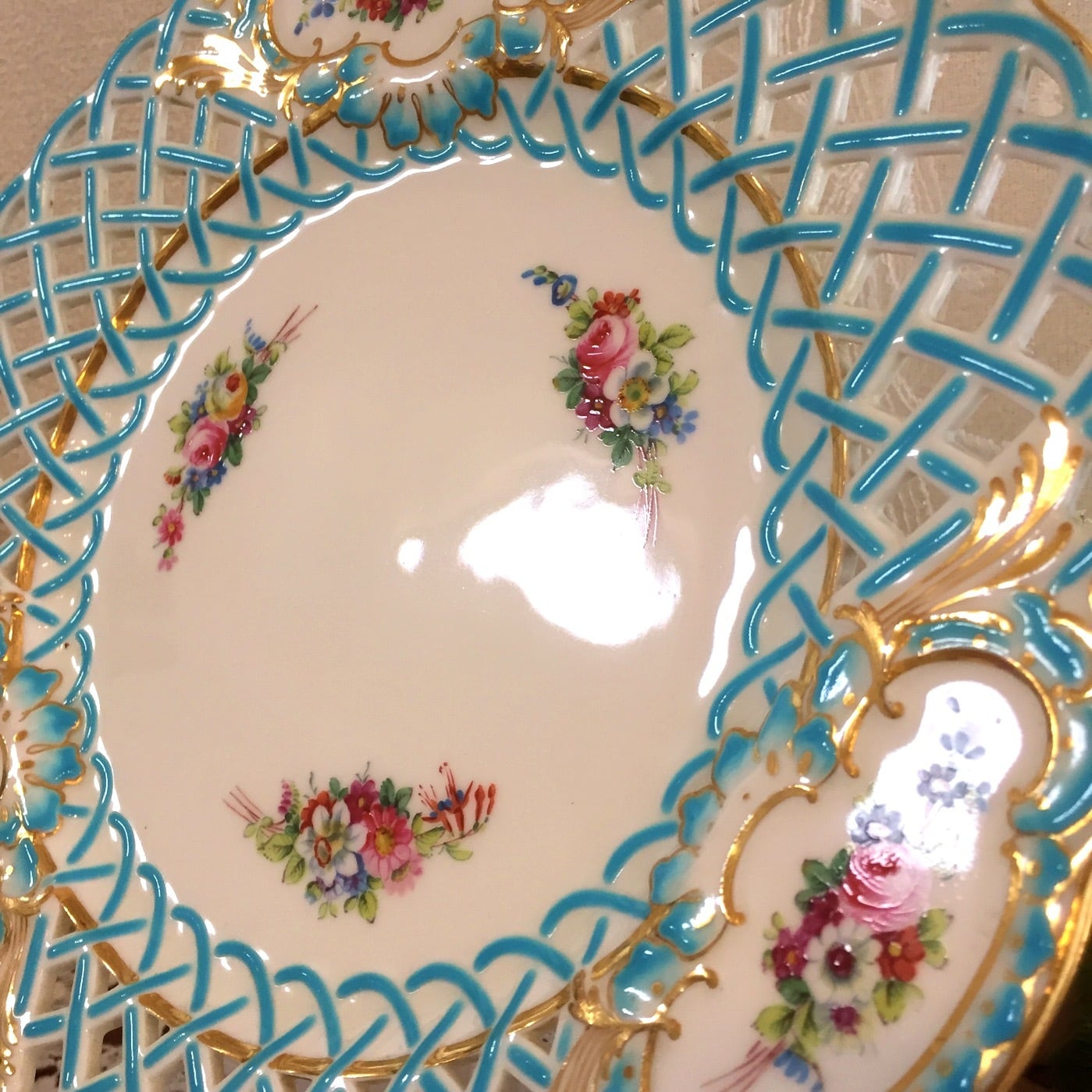 ミントン ターコイズブルーのレース縁キャビネットプレート | Rosy Baby