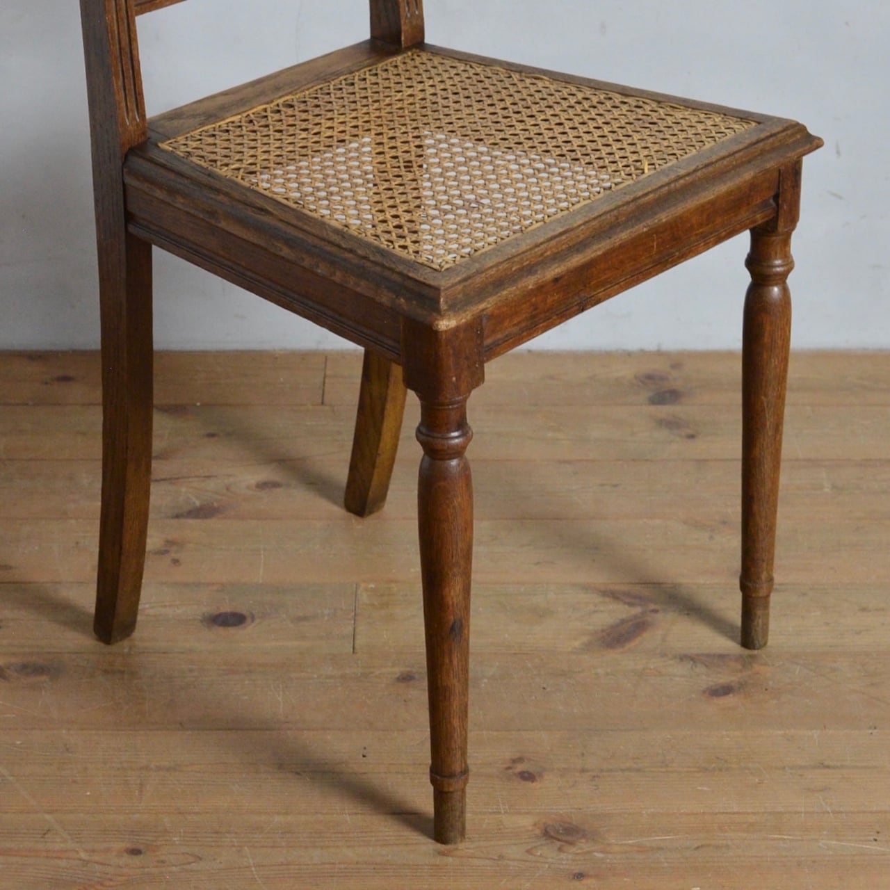 英国アンティーク ゴシック様式木製チェア 椅子 ラタン籐張り 西洋