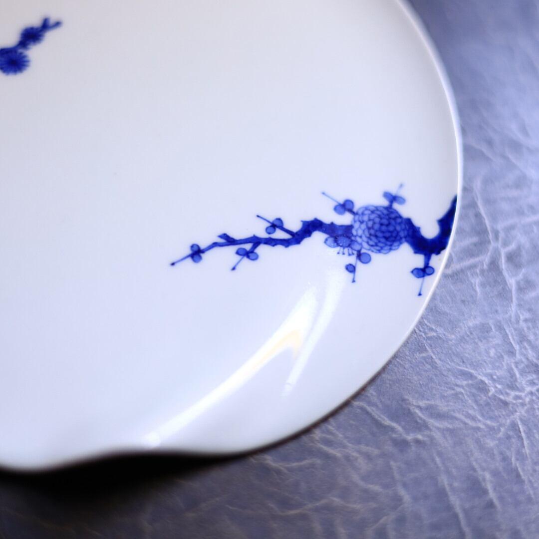 李荘窯 片上がりφ16.7 染付松竹梅紋皿 | 芦屋貴兆陶家 online shop