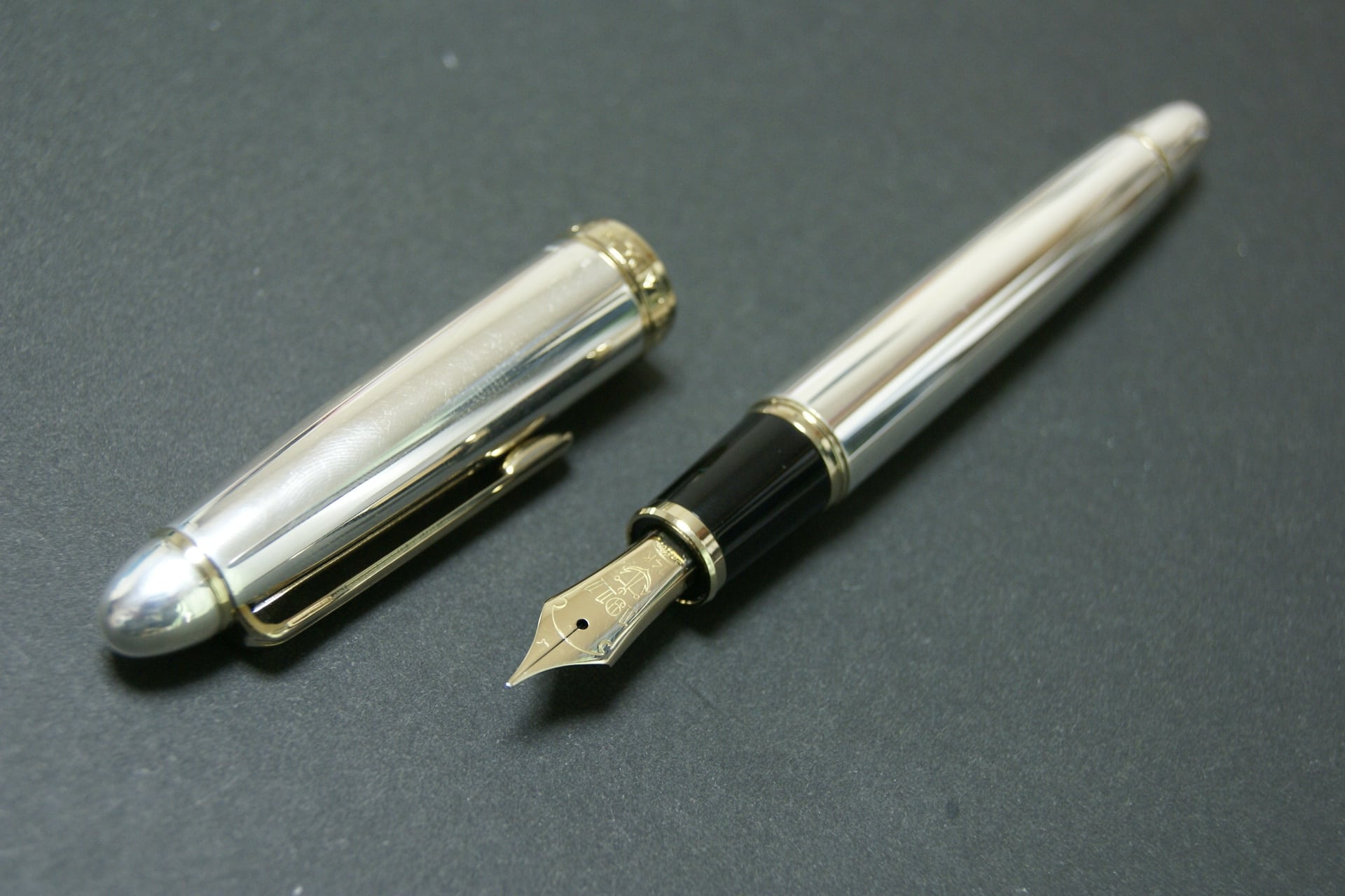 セーラー万年筆 プロフィット シルバー 旧 SAILOR PROFIT （中字） 14K