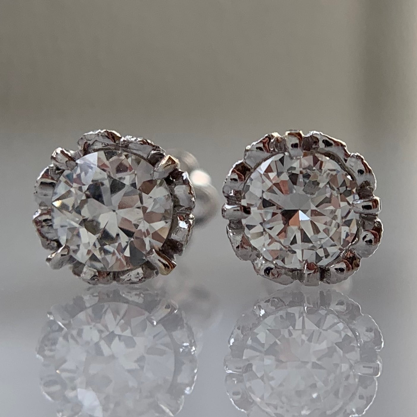 ホワイトゴールド、ダイヤモンド、ピアス、5,7 mm. - Damiani BELLE