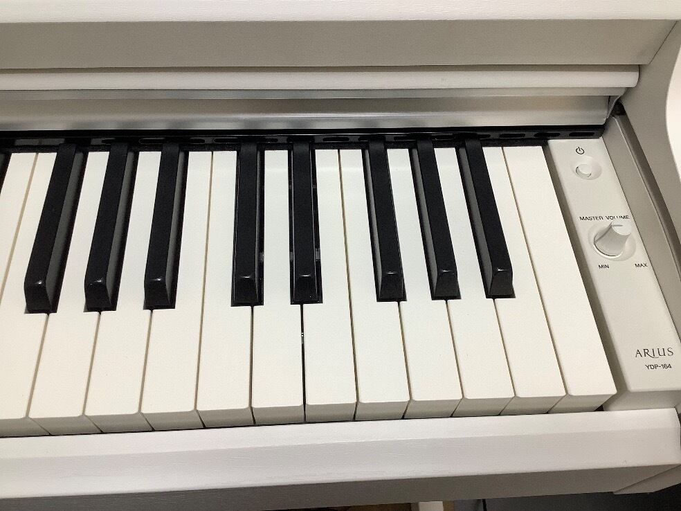 ヤマハ電子ピアノARIUS YDP164WH 19年製