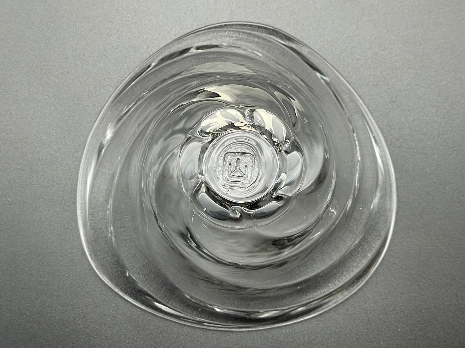 末國清吉 モール三角鉢 | しょうざんどう