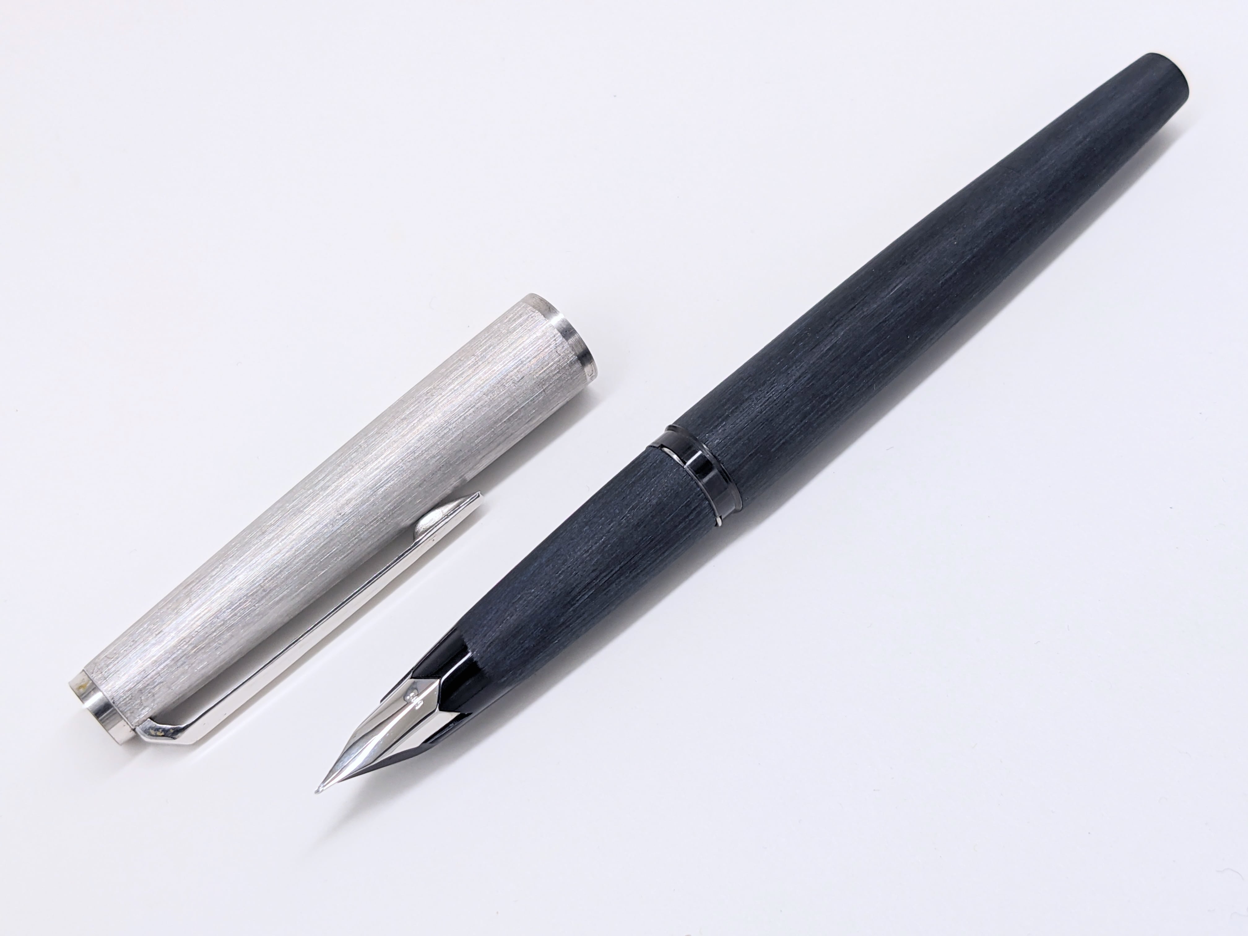 MONTBLANC モンブラン 万年筆 220 ペン先14K 585 ケース 使用書 付き