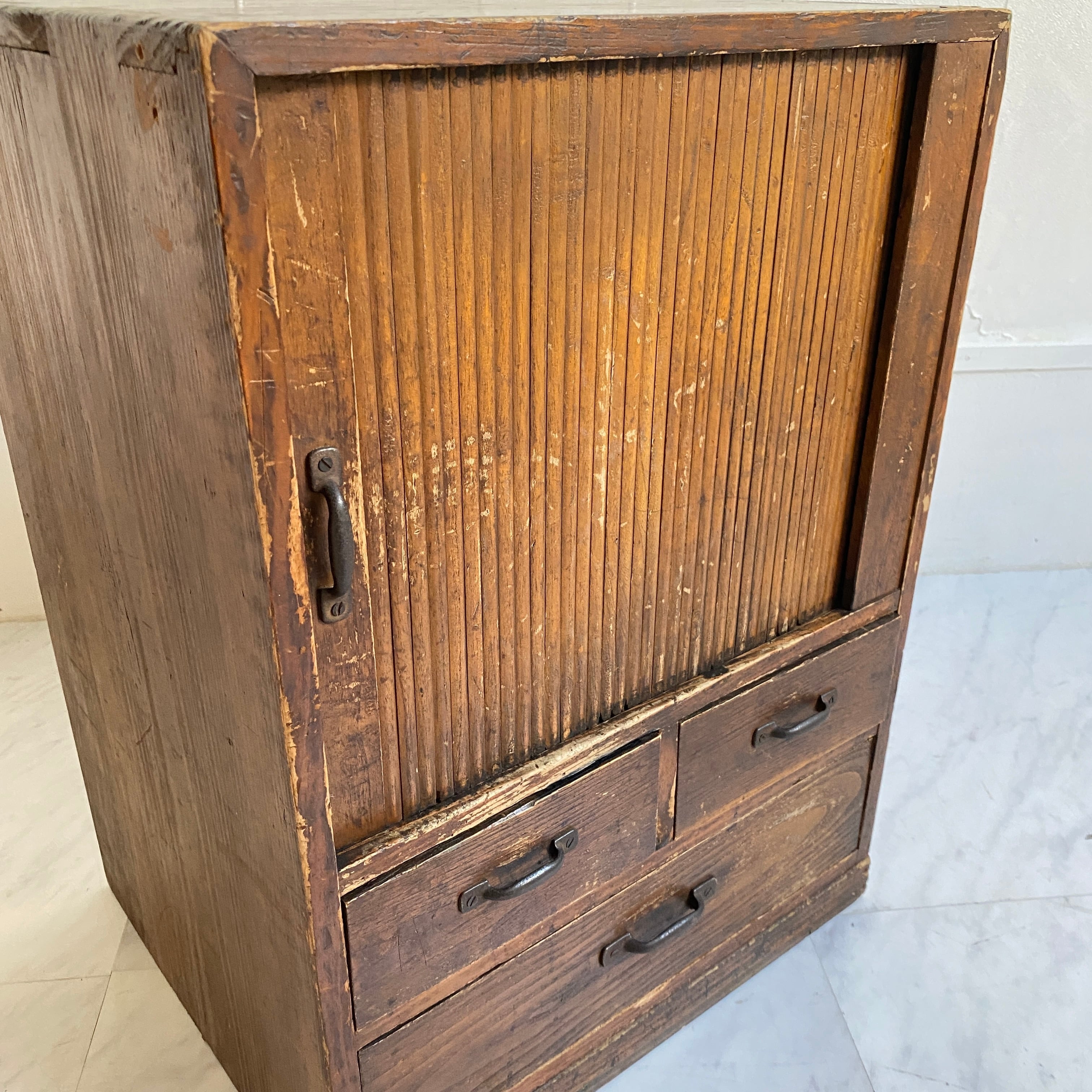 希少 アンティーク 蛇腹扉の小振りの棚 小引き出し 古道具 骨董品