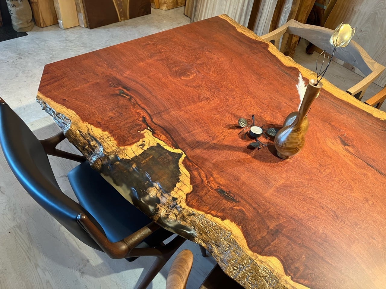 玉杢】本花梨（ラオス産）_1620×740-1000×40_青山店_レジンテーブル天